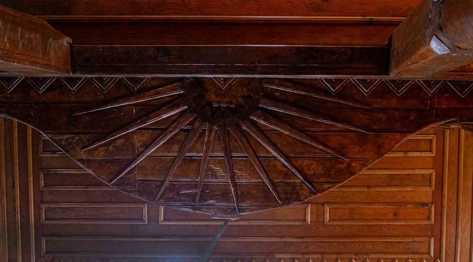 Görselliğiyle göz kamaştırıyor
Görselliğiyle göz kamaştırıyor