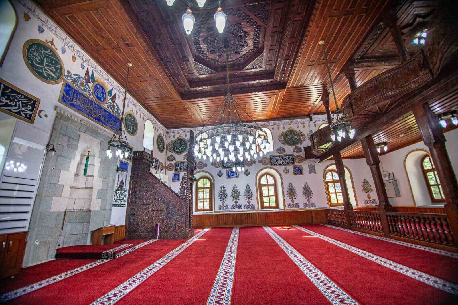 Görselliğiyle göz kamaştırıyor
Görselliğiyle göz kamaştırıyor