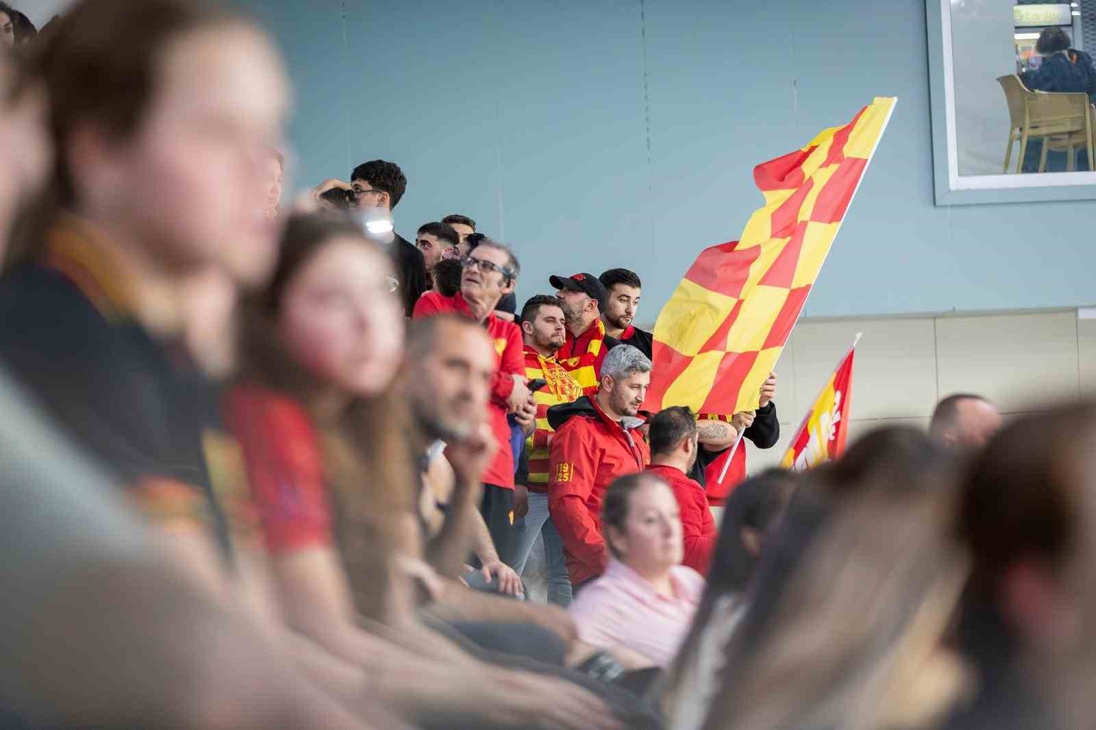 Göztepe’nin Avrupa zaferine Başkan Tugay da eşlik etti
