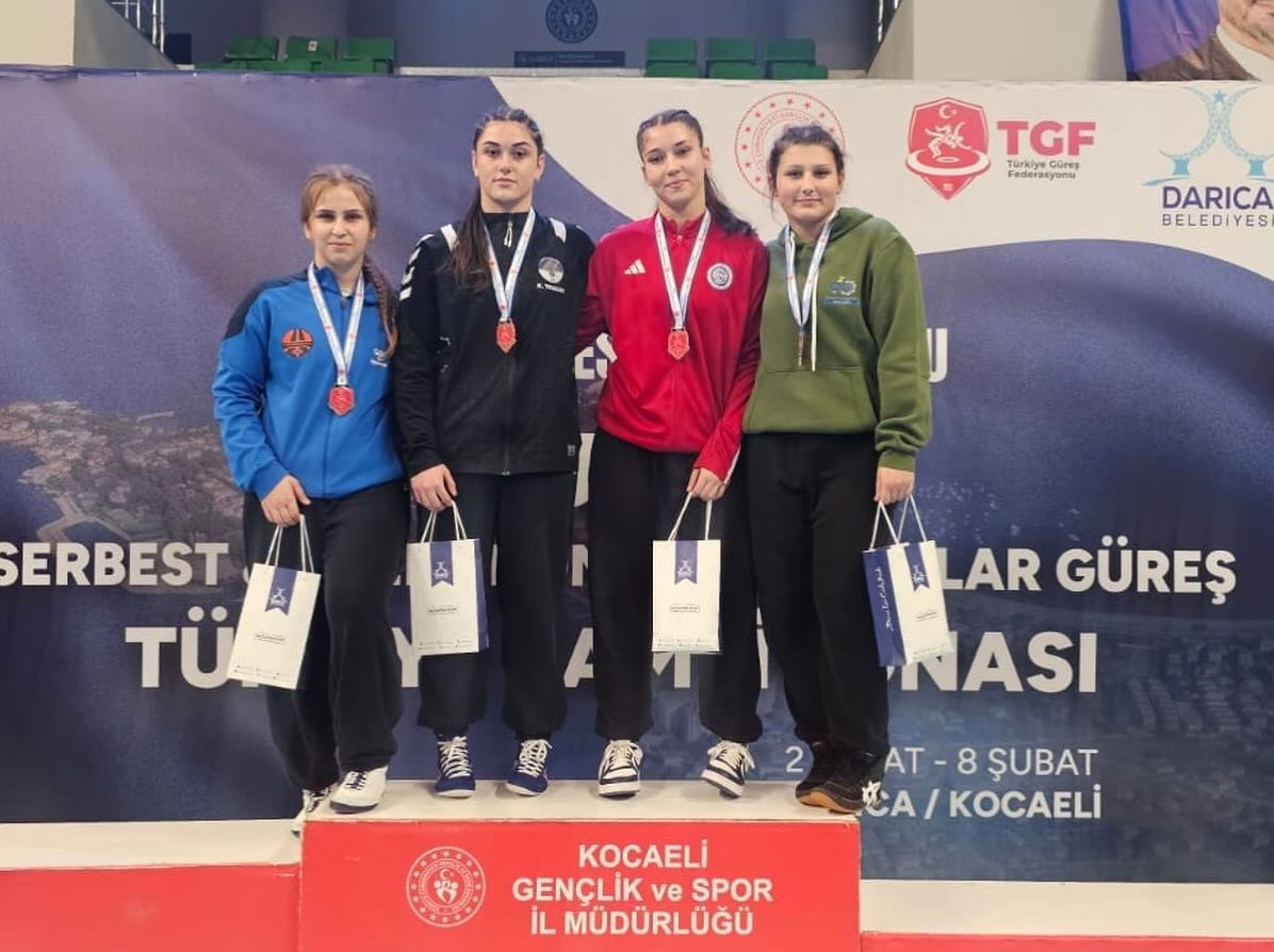 Grekoromende Denizlili genç Türkiye şampiyonu oldu
