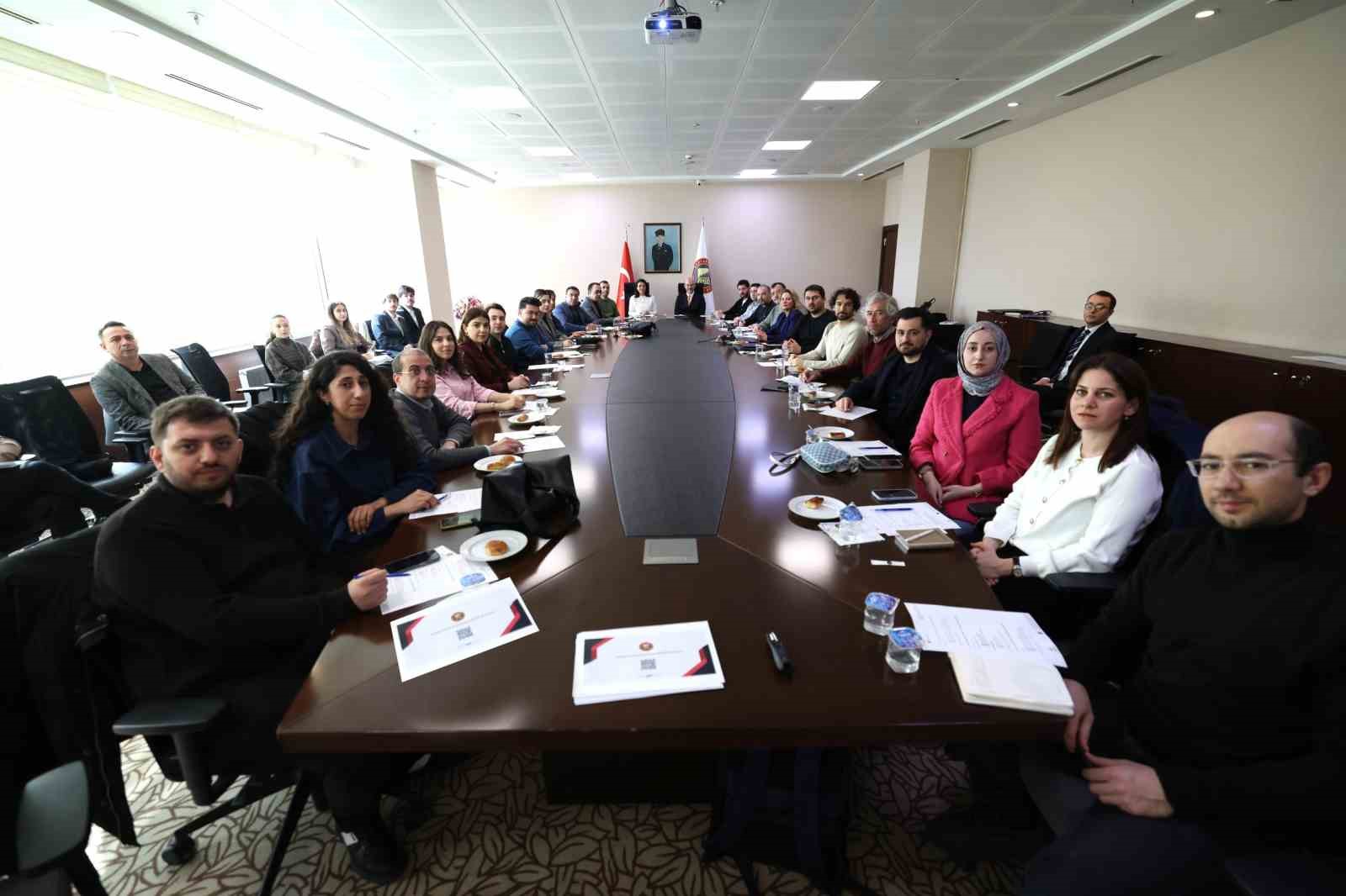 GSO ev sahipliğinde "Kurumsallaşma, Dönüşüm ve İhracat Eğitimi" düzenlendi
