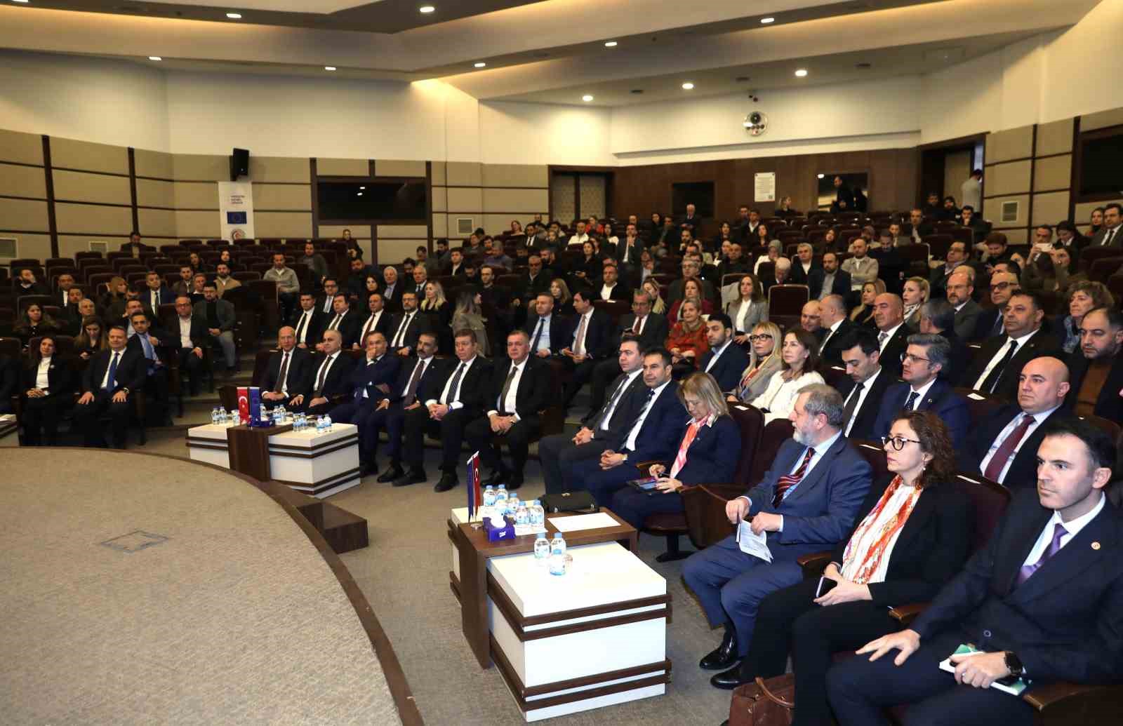 GTO’da küresel ticaretin geleceği konuşuldu
