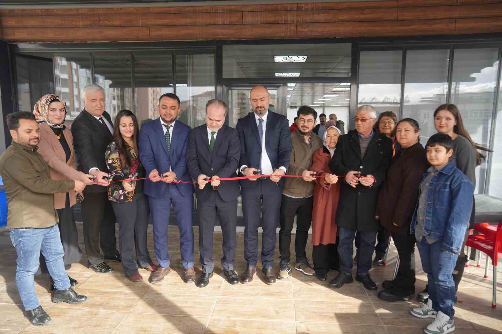 Gül Sinem Dönertaş’ın anısı Niğde’de kurulan kütüphane ile yaşatılıyor
