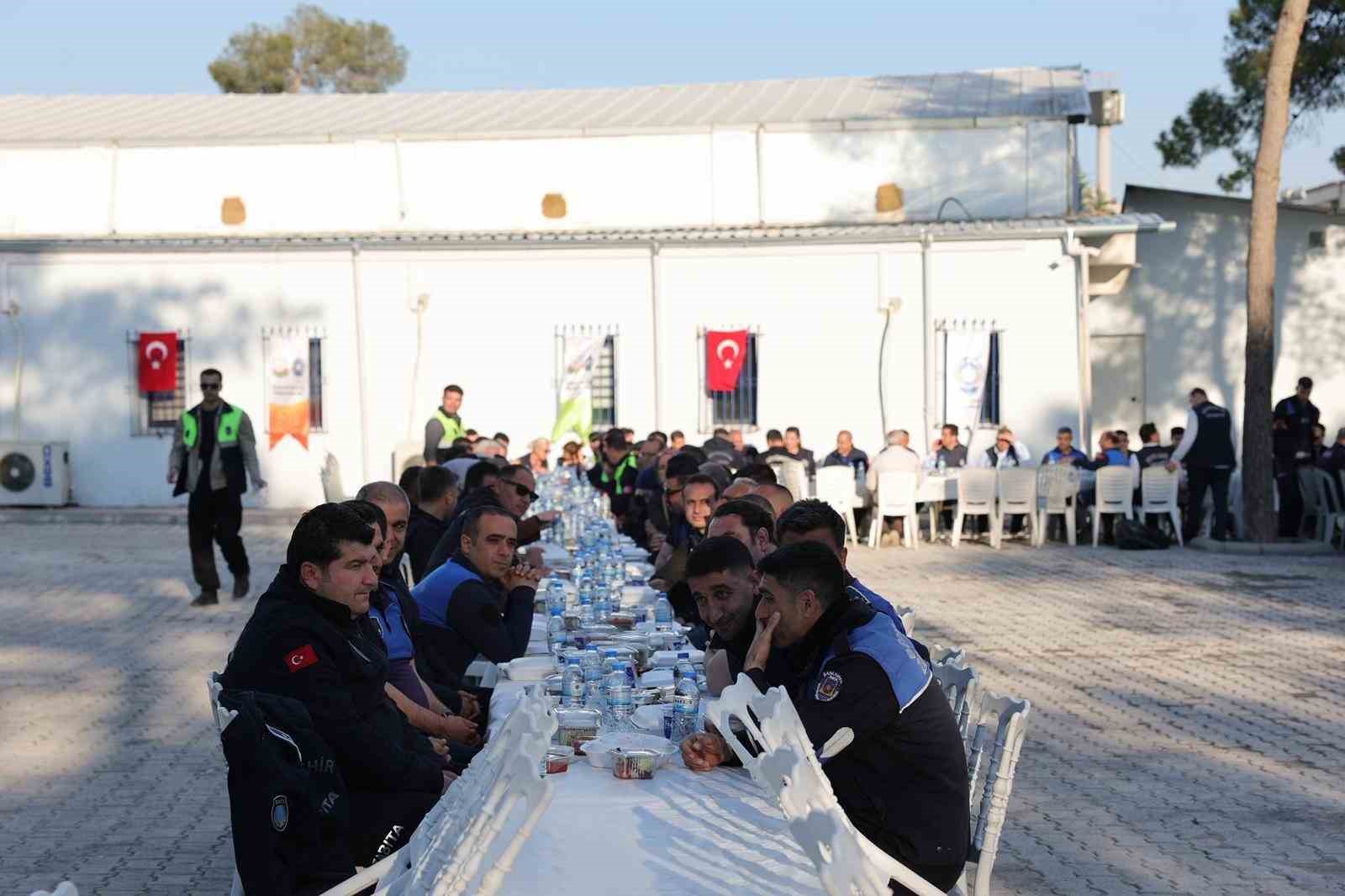 Gülpınar’dan zabıtaya net mesaj: "Disiplin olmadan başarı olmaz"
