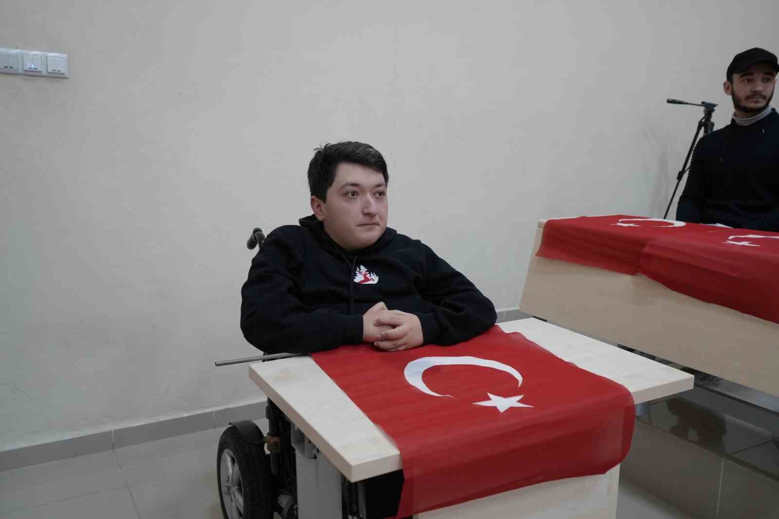 Gümüşhane Üniversitesi’nde ilk ders Türk Bayrağı’na ayrıldı
