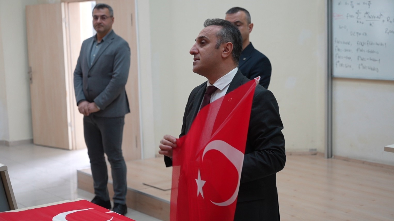 Gümüşhane Üniversitesi’nde ilk ders Türk Bayrağı’na ayrıldı
