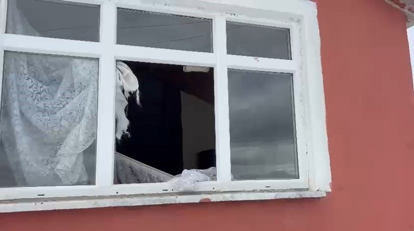 Gümüşhane’de akılalmaz olay: Ayılar bu kez kapıdan değil pencereden girdi
