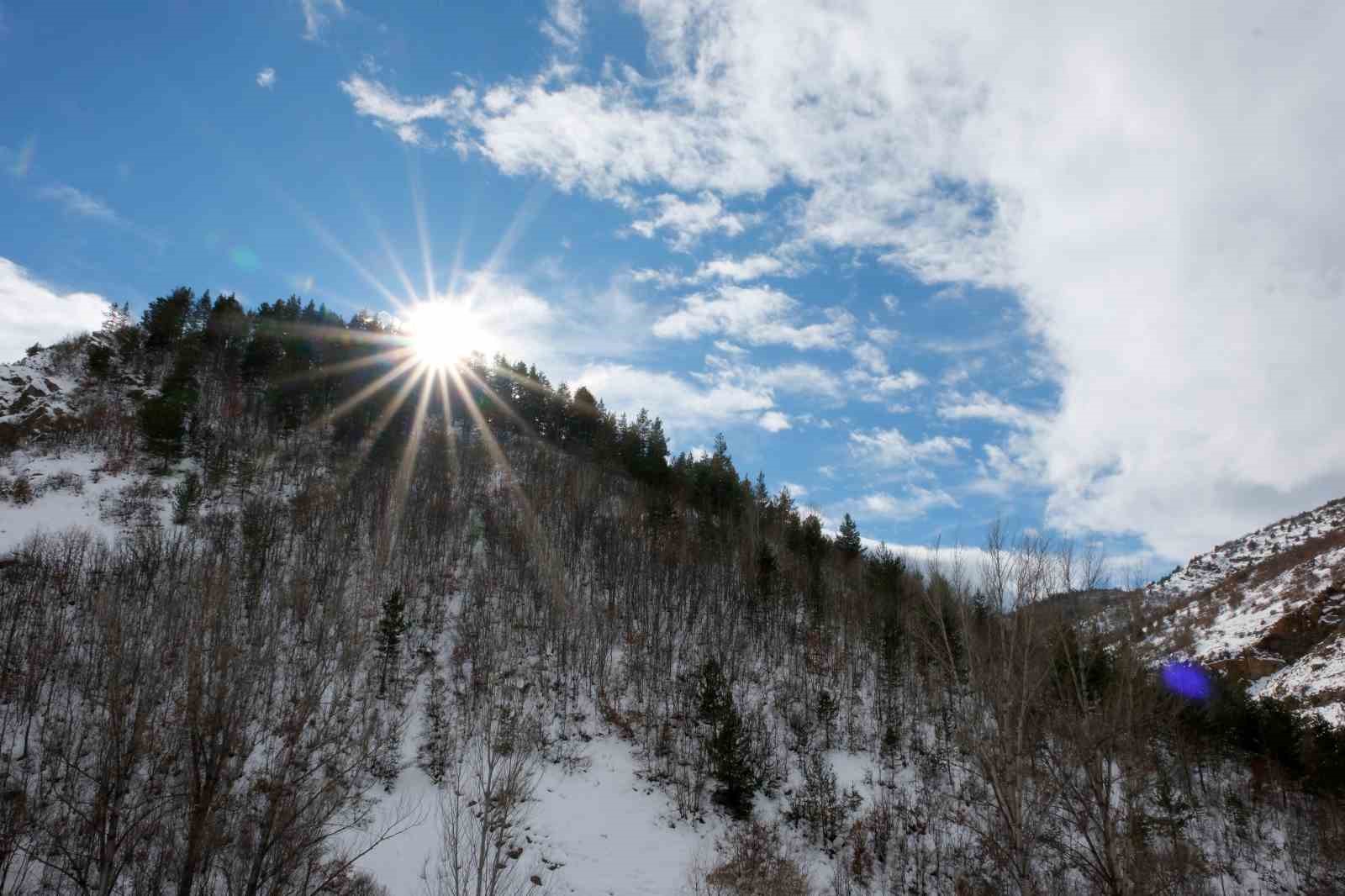 Gümüşhane’de beyaz yolculuk: Dağcılar kar üstünde buluştu
