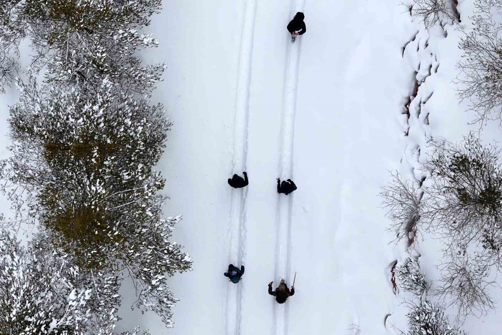 Gümüşhane’de beyaz yolculuk: Dağcılar kar üstünde buluştu
