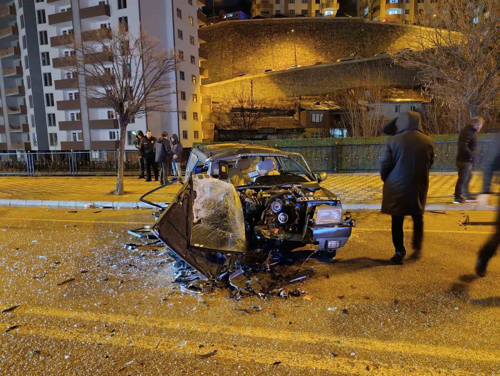 Gümüşhane’de iftara dakikalar kala feci kaza: 1 ölü, 3 yaralı

