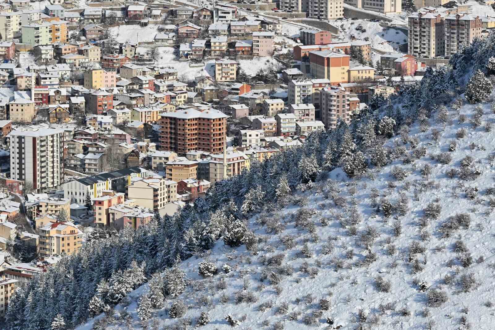 Gümüşhane’de kar görsel şölene dönüştü
