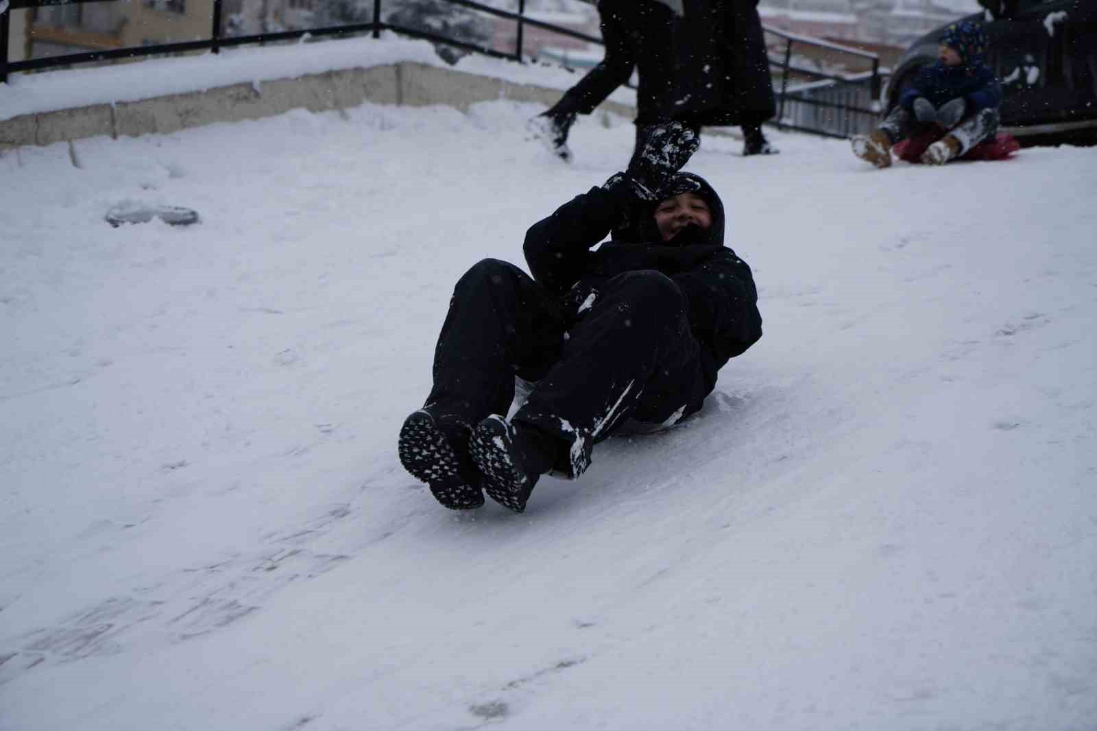 Gümüşhane’de kar tatili eğlenceye dönüştü
