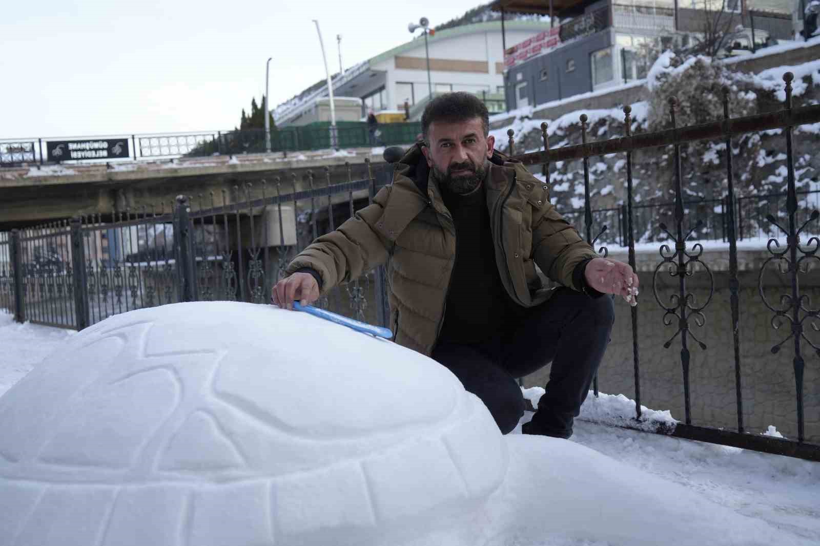 Gümüşhane’de "kardan kaplumbağa" ilgi odağı oldu
