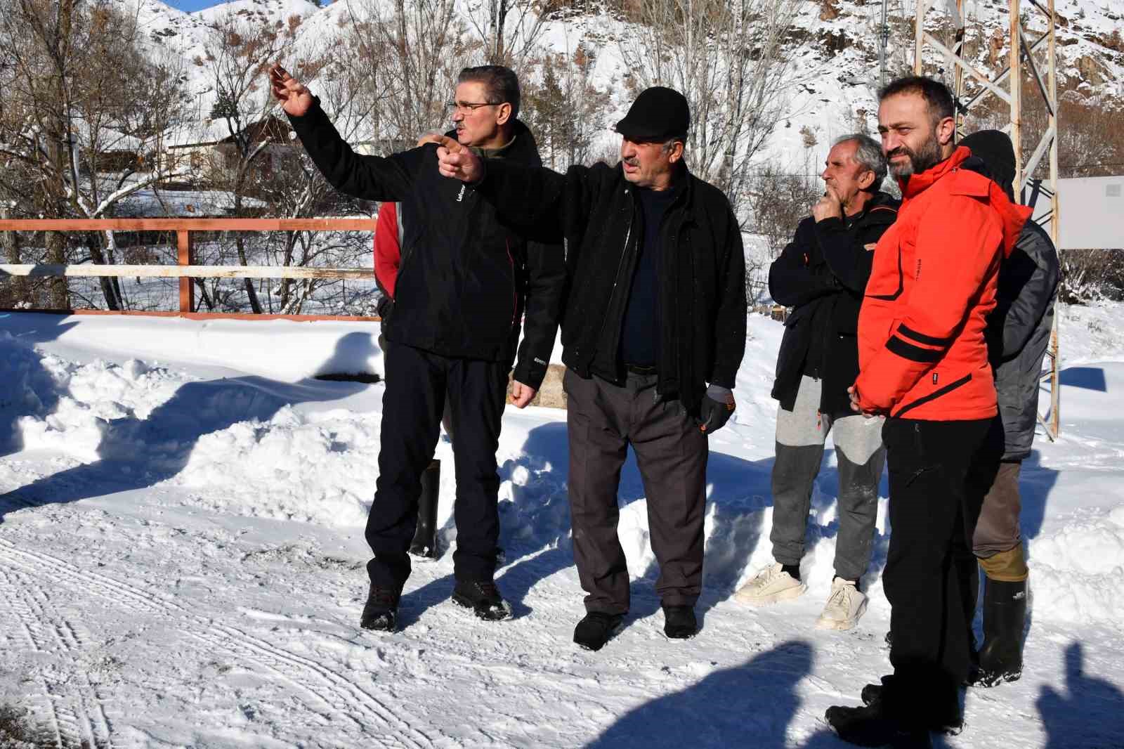Gümüşhane’de karla mücadele
Gümüşhane’de karla mücadele