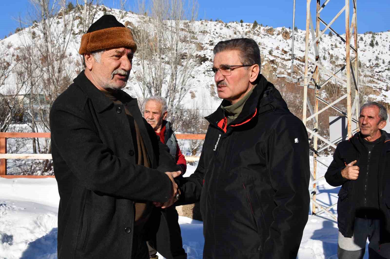 Gümüşhane’de karla mücadele
Gümüşhane’de karla mücadele