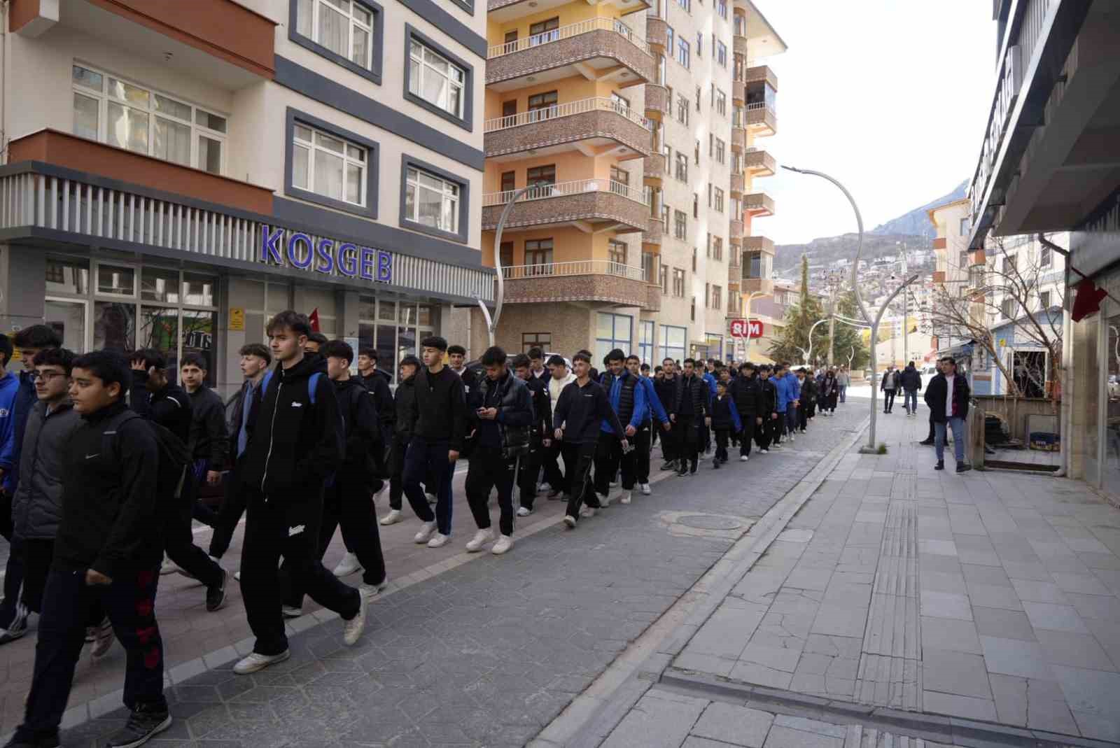 Gümüşhane’de obeziteye dikkat çekmek için yürüdüler
