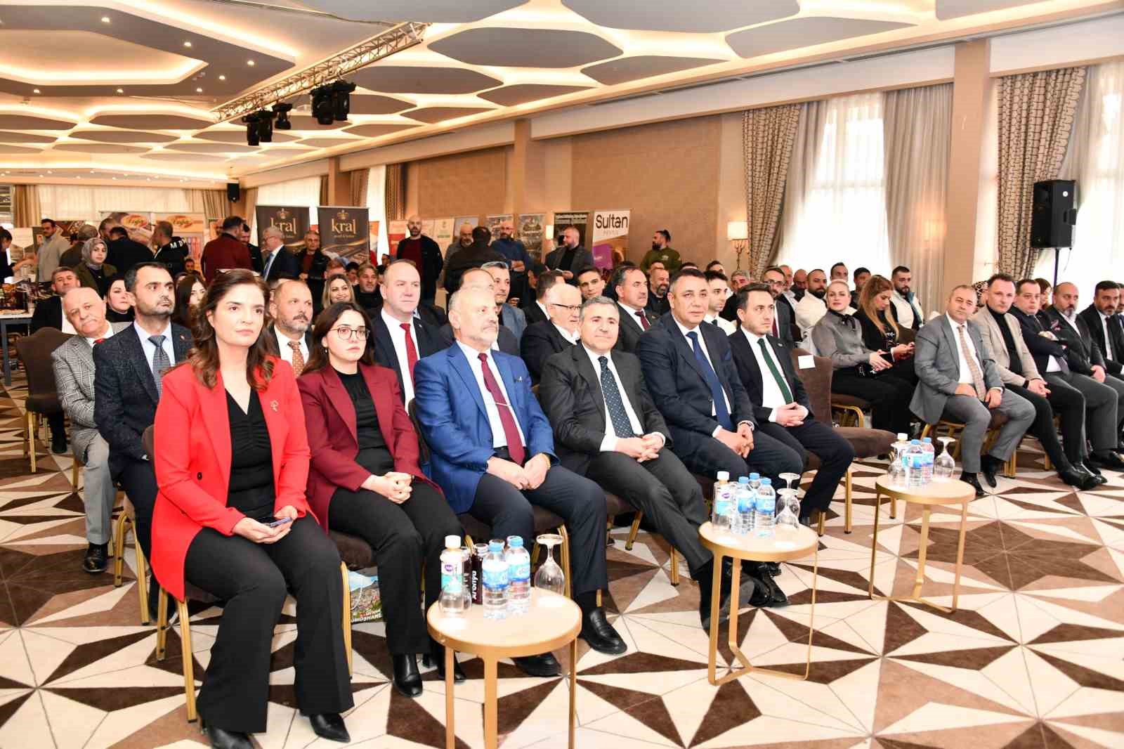 Gümüşhane’de turizm toplantısında rekabet yerine "iş birliği" vurgusu
Gümüşhane’de turizm toplantısında rekabet yerine "iş birliği" vurgusu