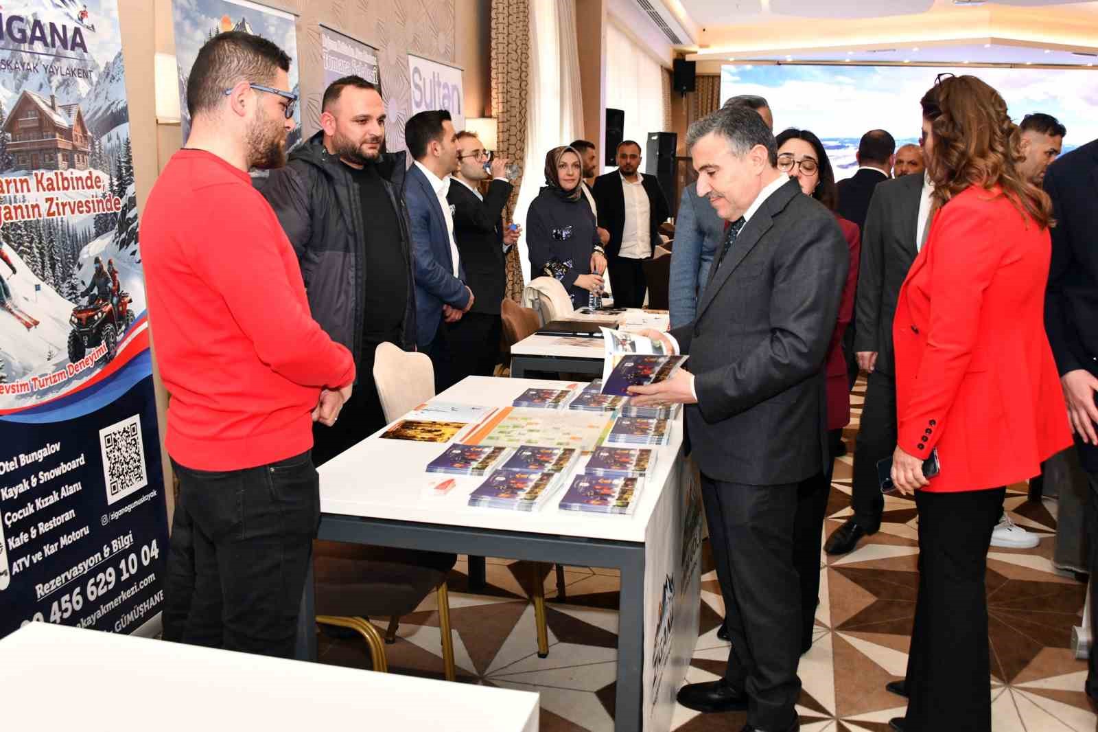 Gümüşhane’de turizm toplantısında rekabet yerine "iş birliği" vurgusu
Gümüşhane’de turizm toplantısında rekabet yerine "iş birliği" vurgusu