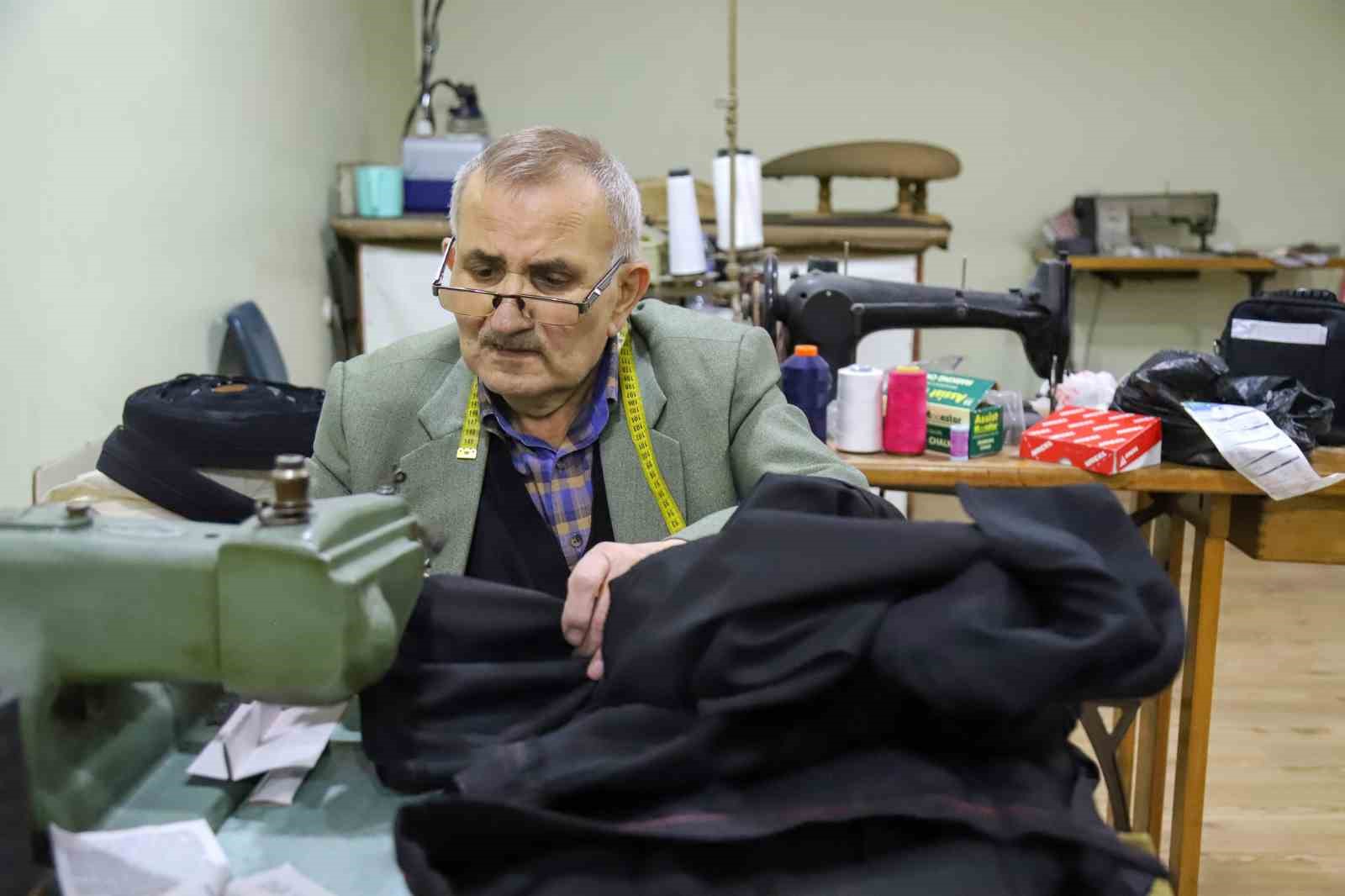 Gümüşhane’nin çınarlarından İlyas Aslan’ın 56 yıllık meslek yolculuğu
