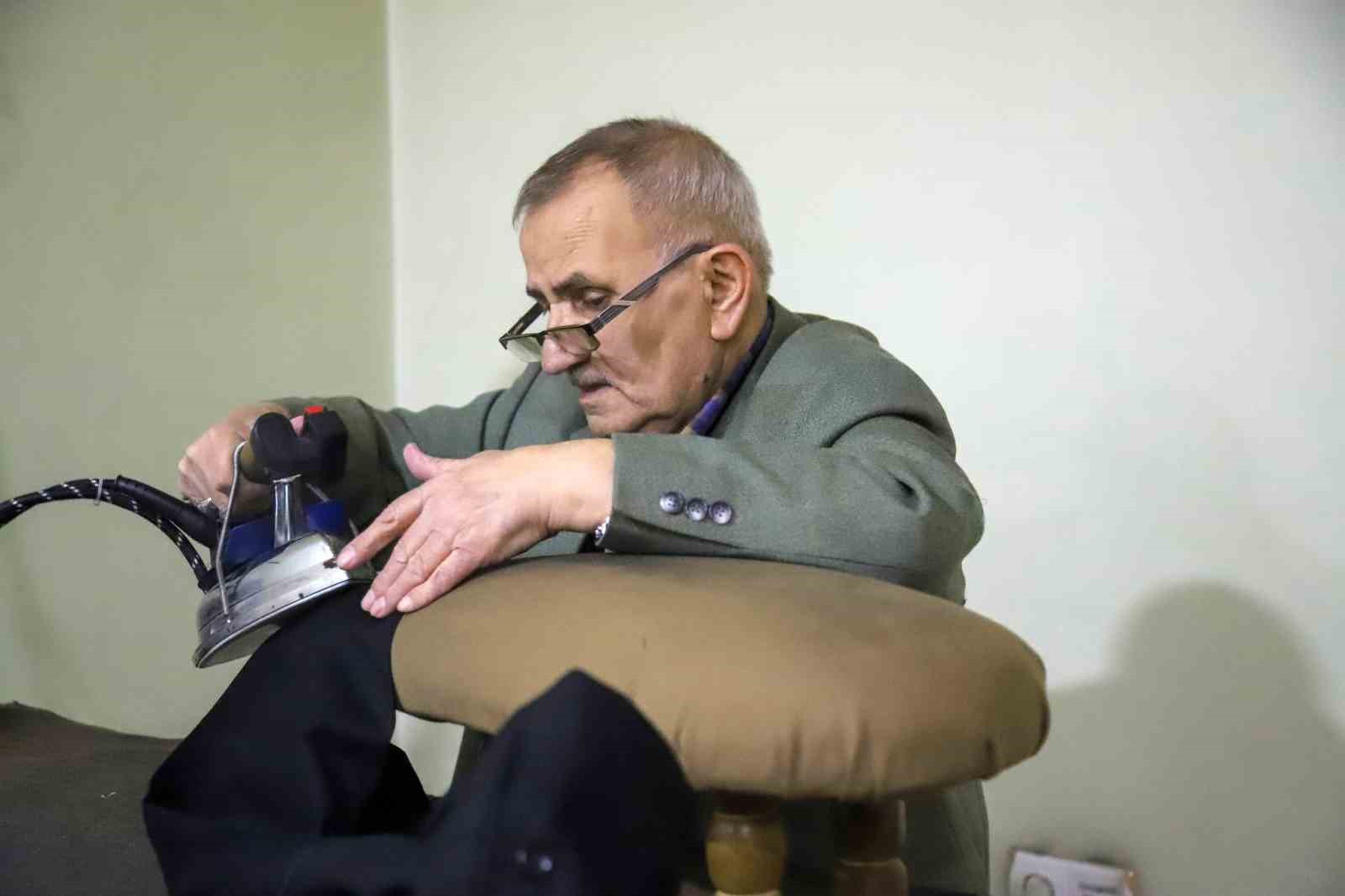 Gümüşhane’nin çınarlarından İlyas Aslan’ın 56 yıllık meslek yolculuğu
