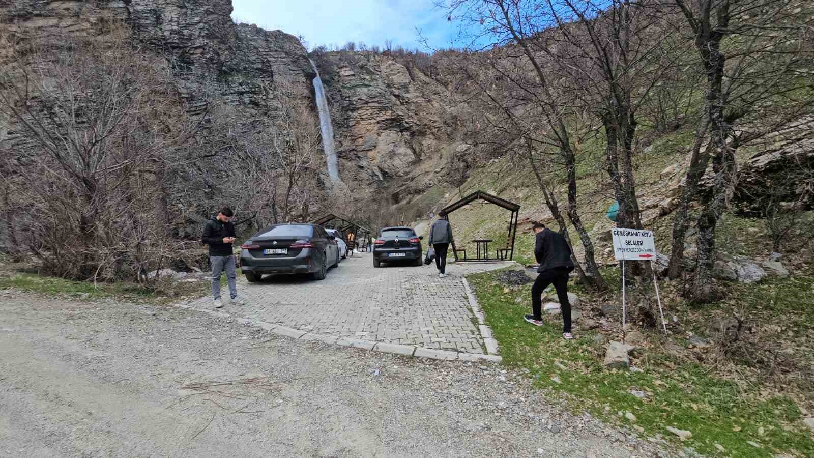 Gümüşkanat Şelalesi’ne yoğun ilgi
