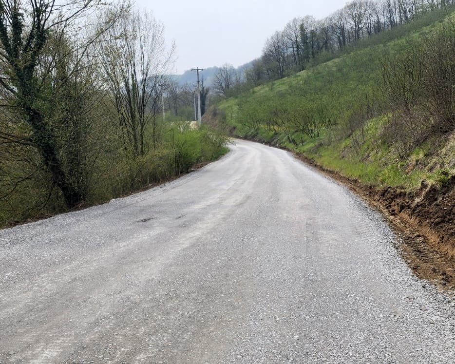 Gümüşova’da köy yolları yenileniyor
