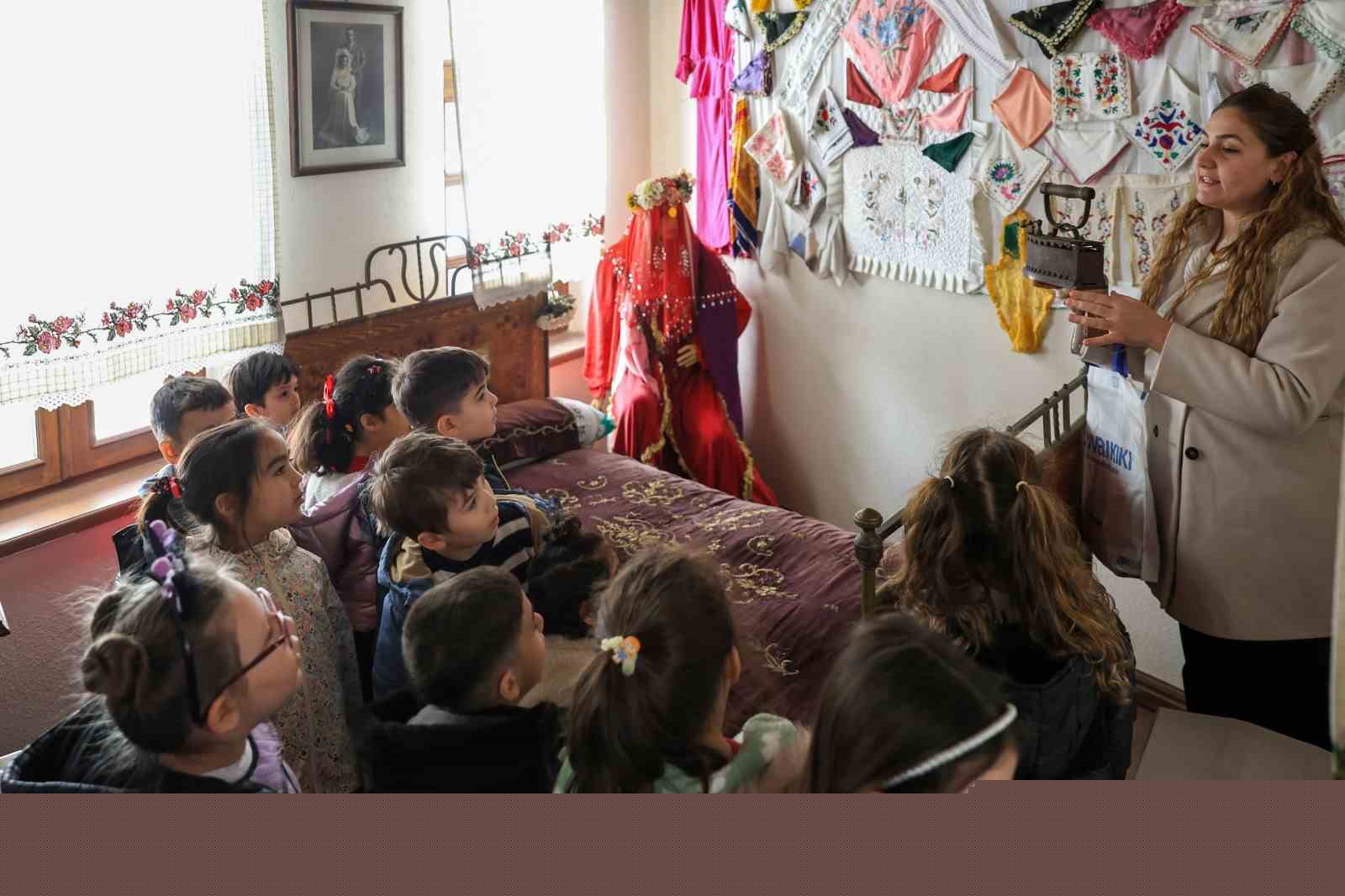 Gündüz Bakımevi öğrencileri Aydın’ın tarih yolculuğuna çıktı
