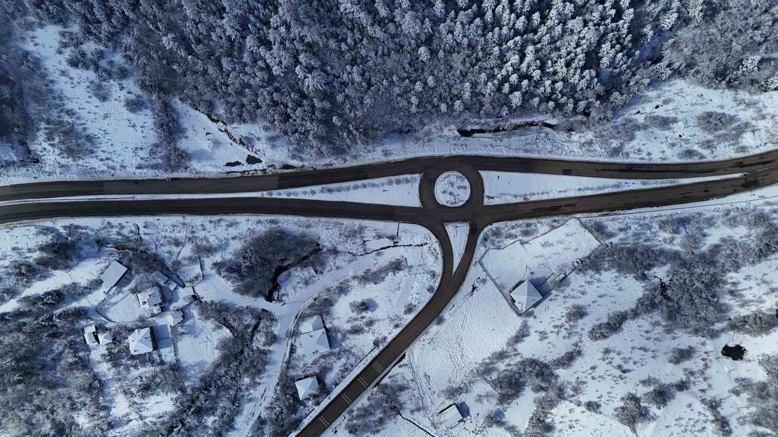 Güneşin açmasıyla oluşan eşsiz kar manzaraları dronla görüntülendi
