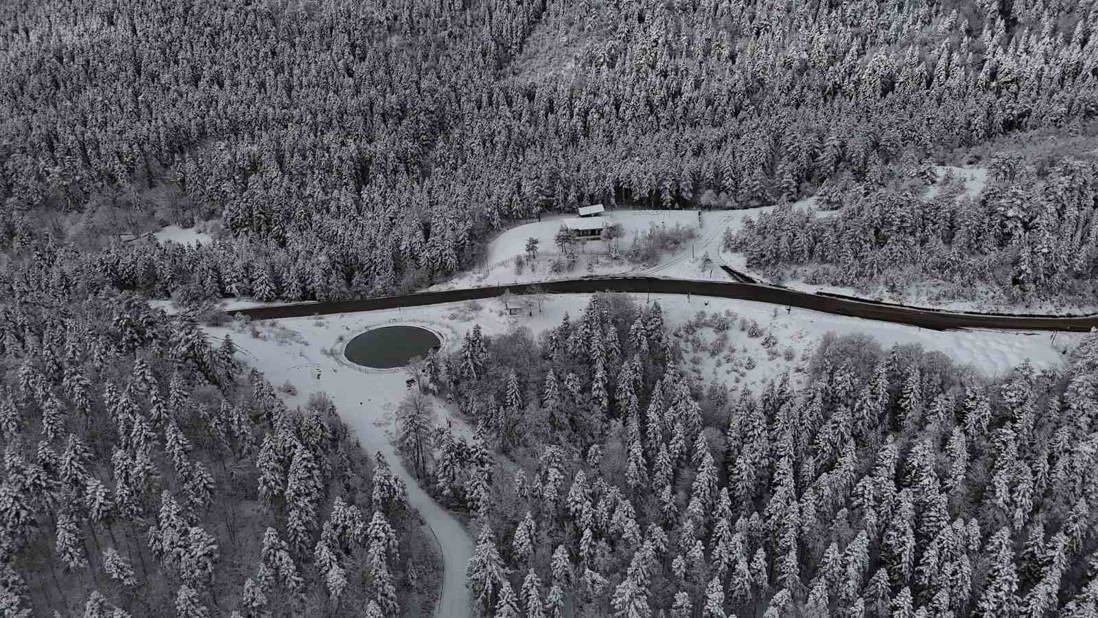 Güneşin açmasıyla oluşan eşsiz kar manzaraları dronla görüntülendi
