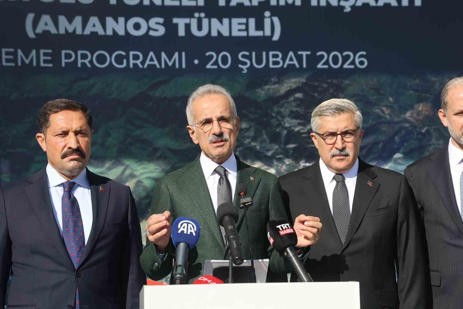 Güneydoğu Anadolu ve Arap yarımadasını İskenderun Körfezi’ne doğrudan bağlayacak projede inşa çalışmalarına başlandı
Güneydoğu Anadolu ve Arap yarımadasını İskenderun Körfezi’ne doğrudan bağlayacak projede inşa çalışmalarına başlandı