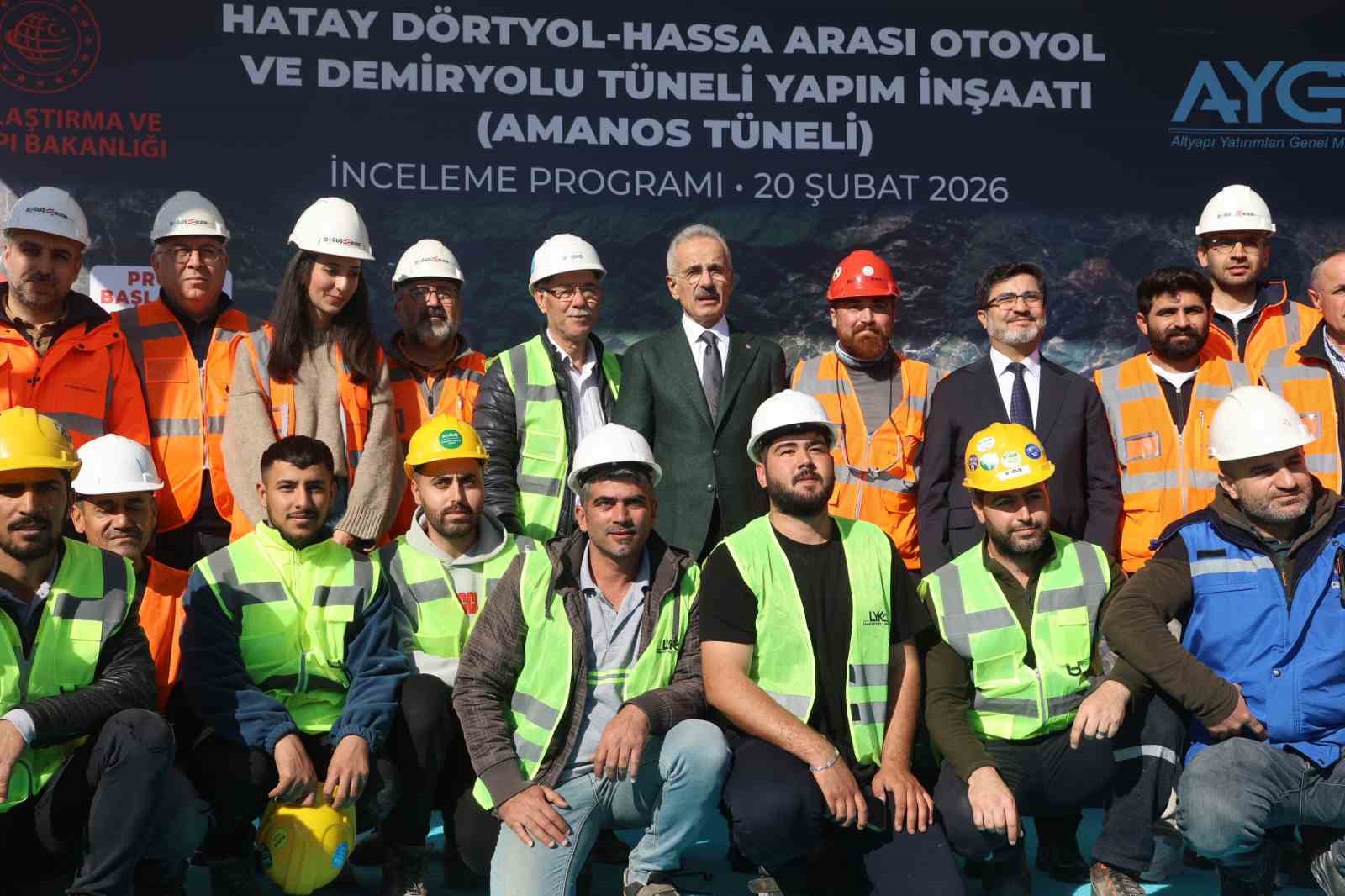 Güneydoğu Anadolu ve Arap yarımadasını İskenderun Körfezi’ne doğrudan bağlayacak projede inşa çalışmalarına başlandı
Güneydoğu Anadolu ve Arap yarımadasını İskenderun Körfezi’ne doğrudan bağlayacak projede inşa çalışmalarına başlandı