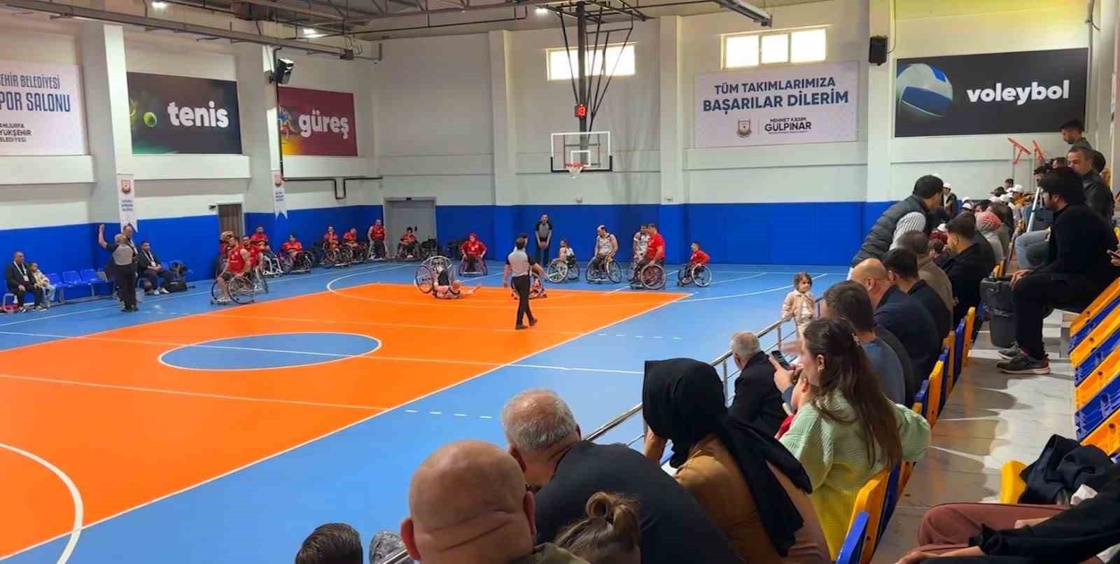 Güneydoğu derbisinde gülen taraf Şanlıurfa oldu
Güneydoğu derbisinde gülen taraf Şanlıurfa oldu