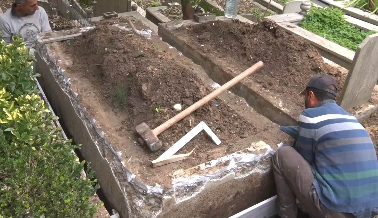 Güngören’de bıçaklanarak öldürülen Atlas Çağlayan’ın mezarı yapılıyor
