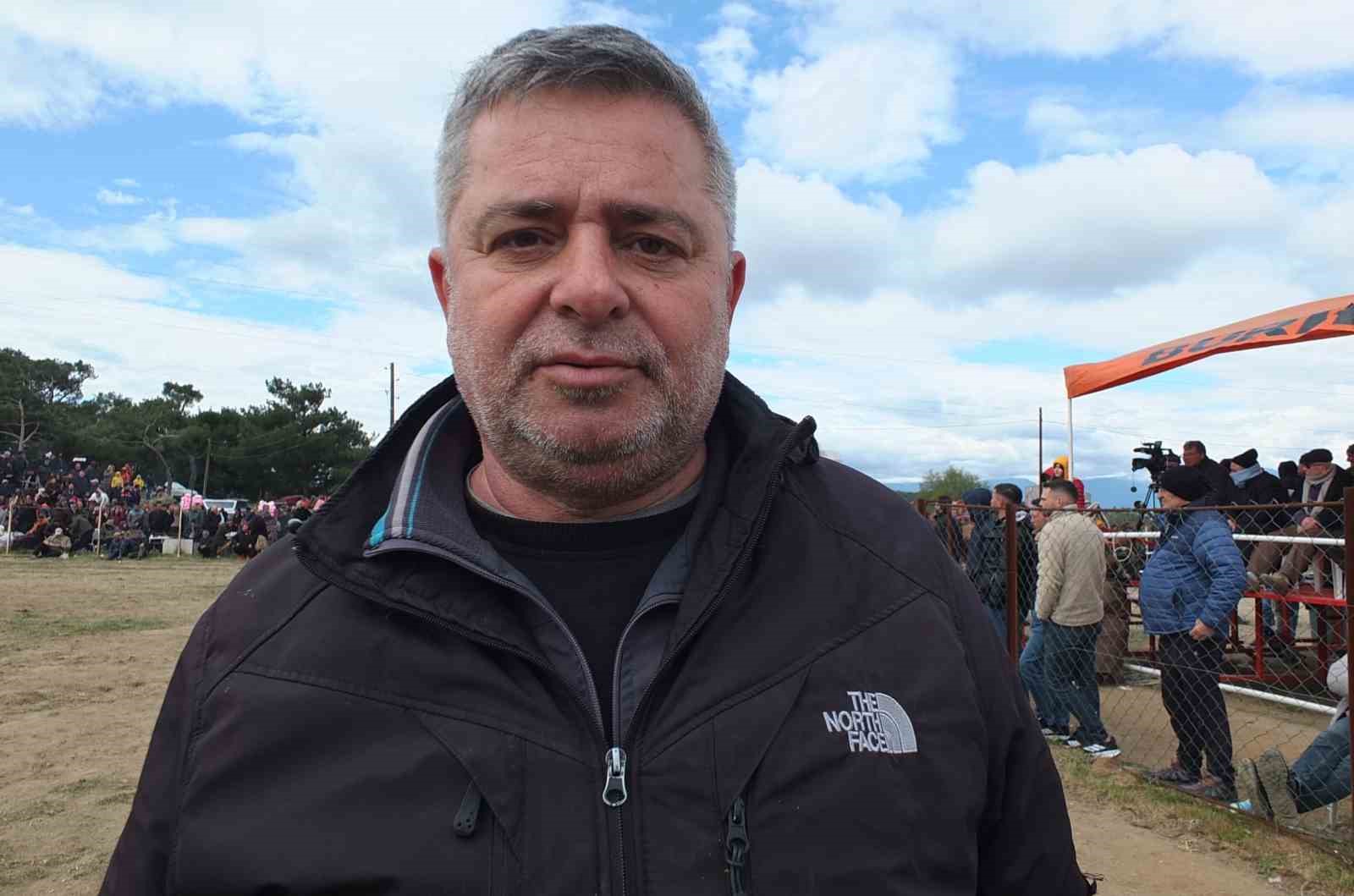 Güreşçi develer, bir yıl sonra sahalara geri döndü
