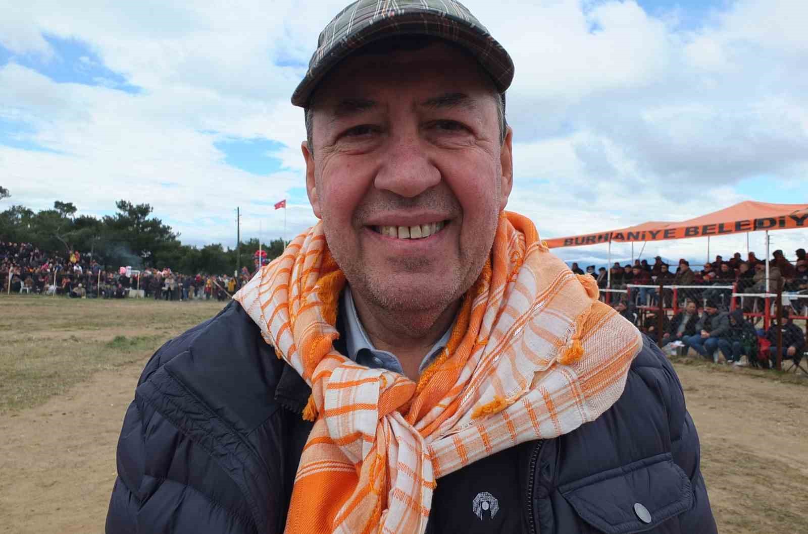 Güreşçi develer, bir yıl sonra sahalara geri döndü
