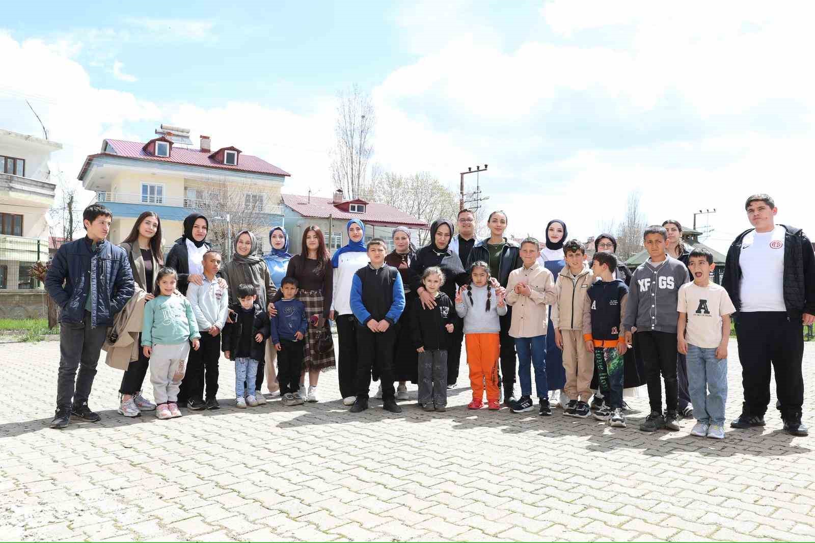 Güroymak MYO’dan özel çocuklar için fotoğraf etkinliği
