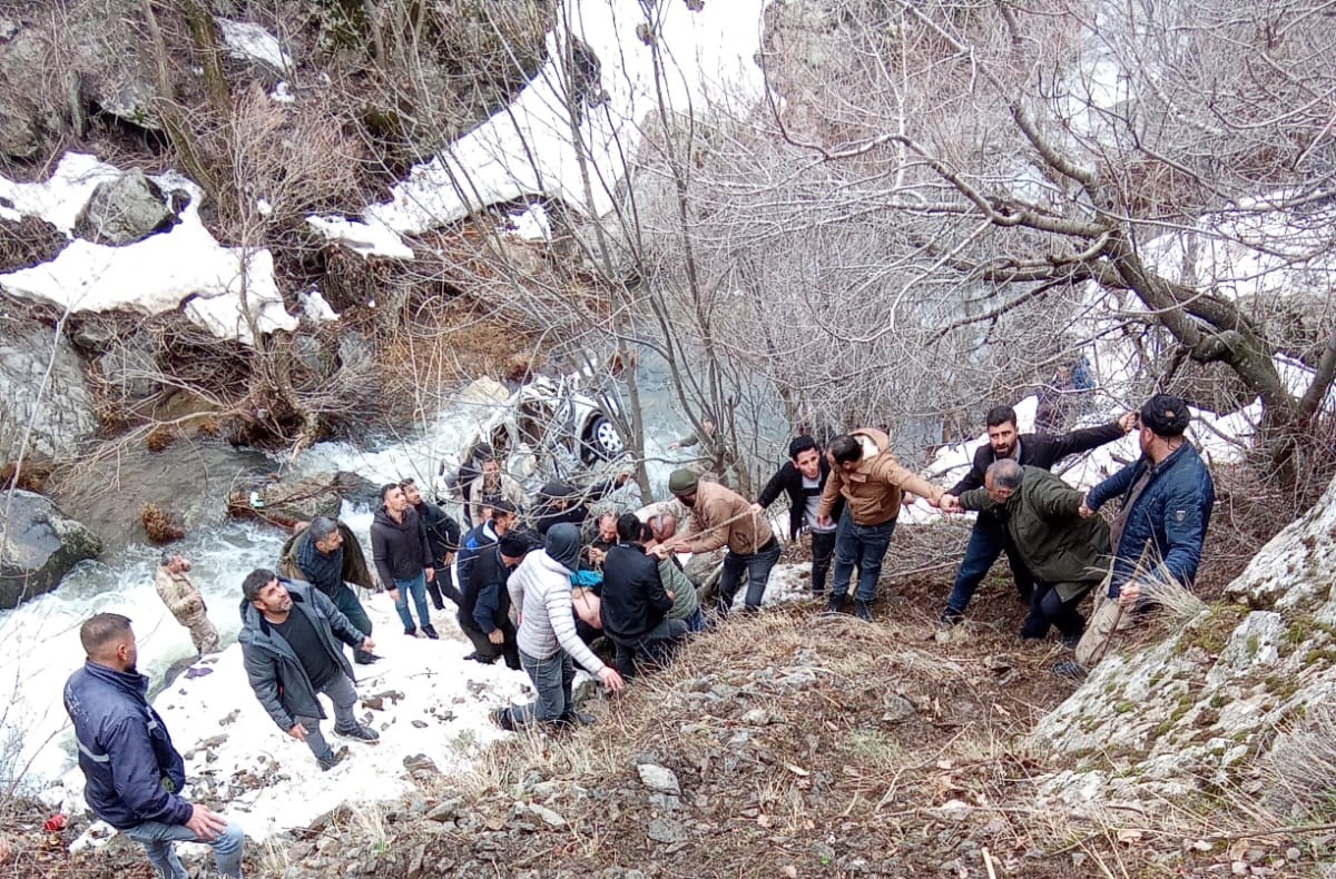 Güroymak’ta feci kaza: 3 ölü, 5 ağır yaralı
