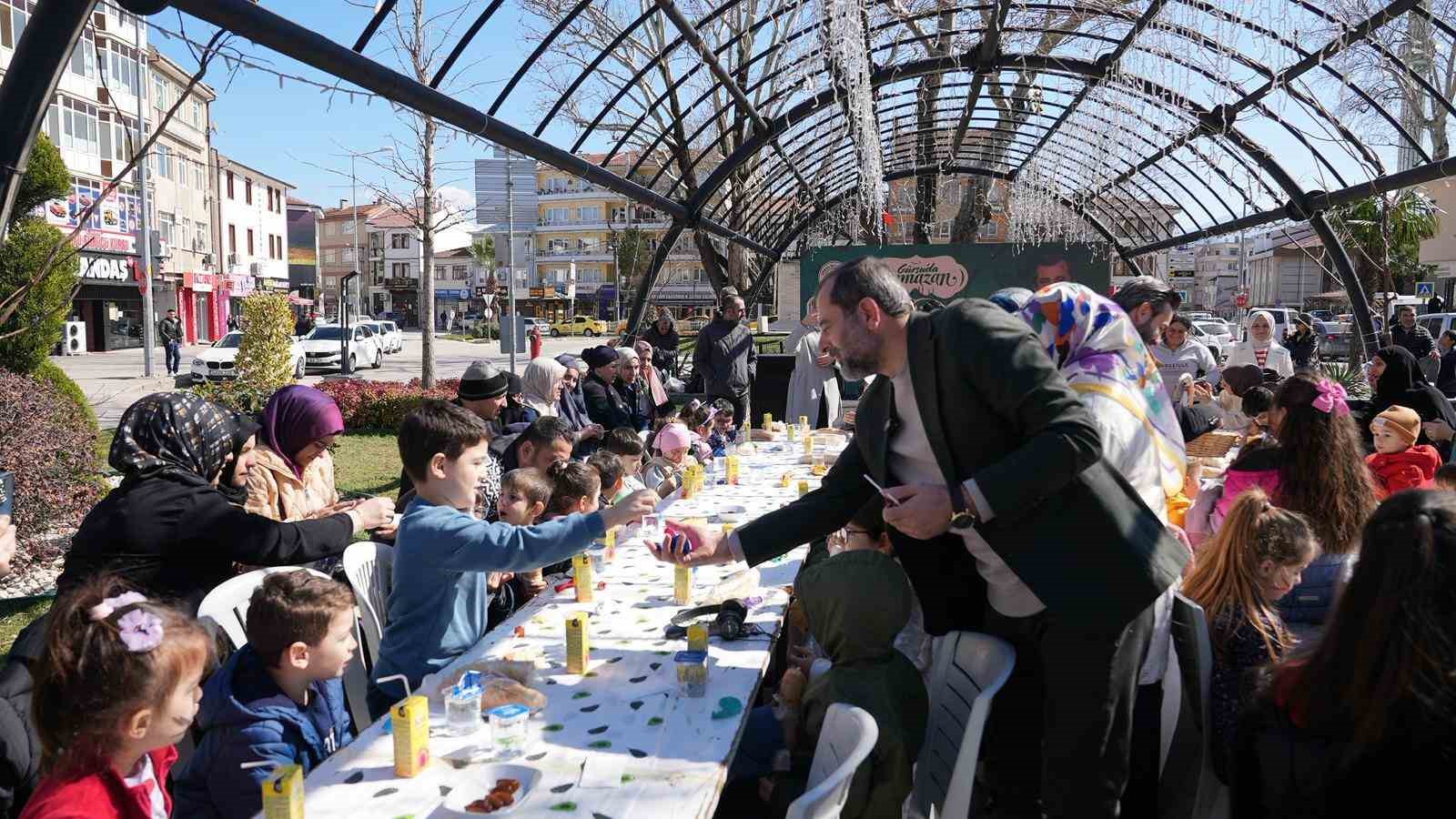 Gürsulu minikler tekne orucuyla iftar açtı
