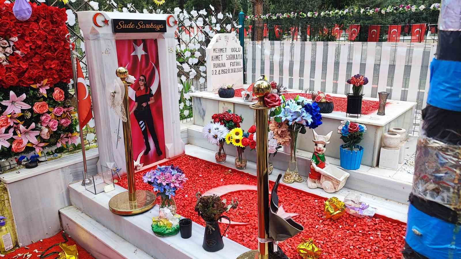 Güvenlik kameralı polis mezarından hırsızlık, anneyi gözyaşlarına boğdu
