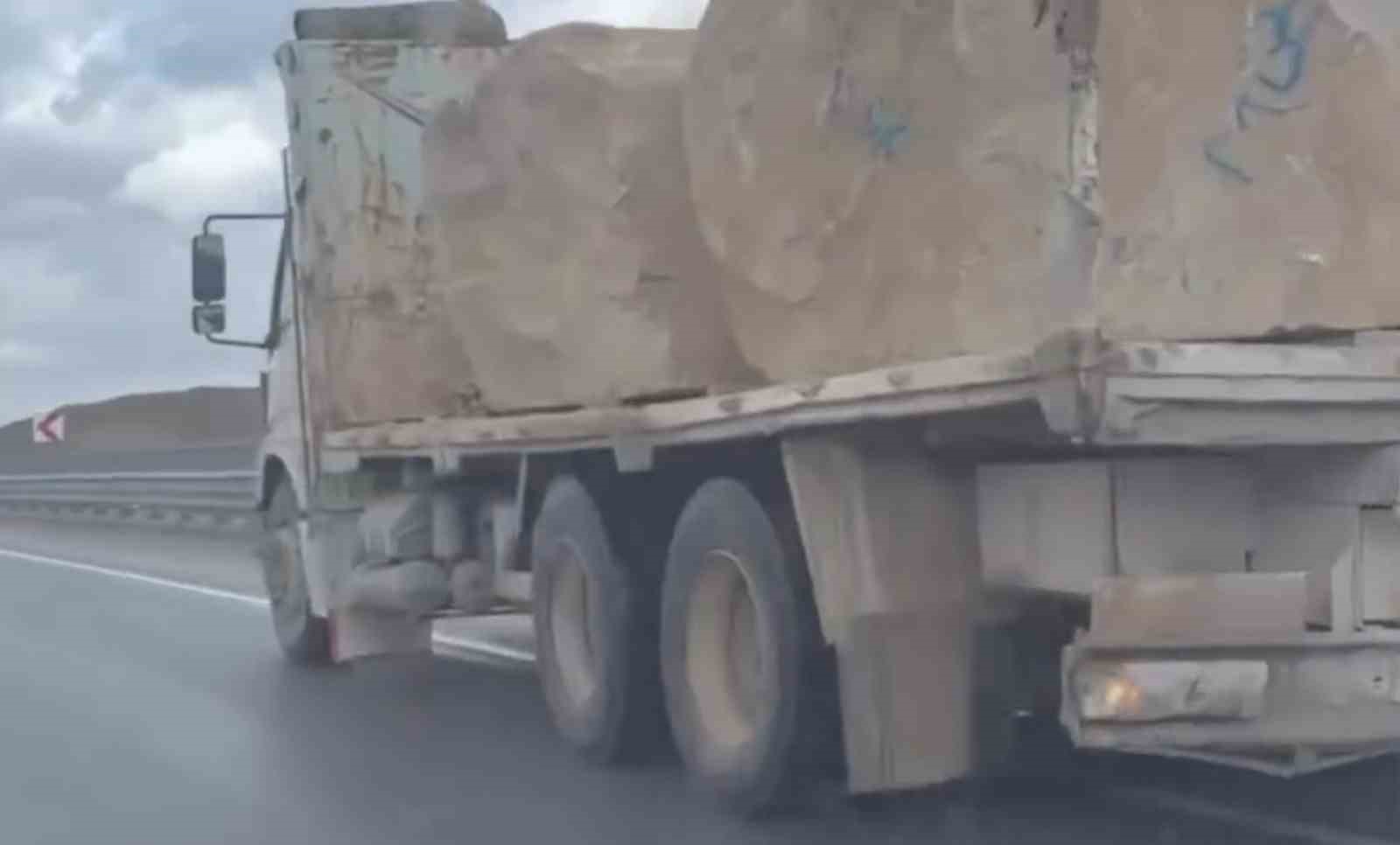 Güvenlik önlemleri alınmadan traverten taşıyan kamyona 25 bin lira ceza kesildi
