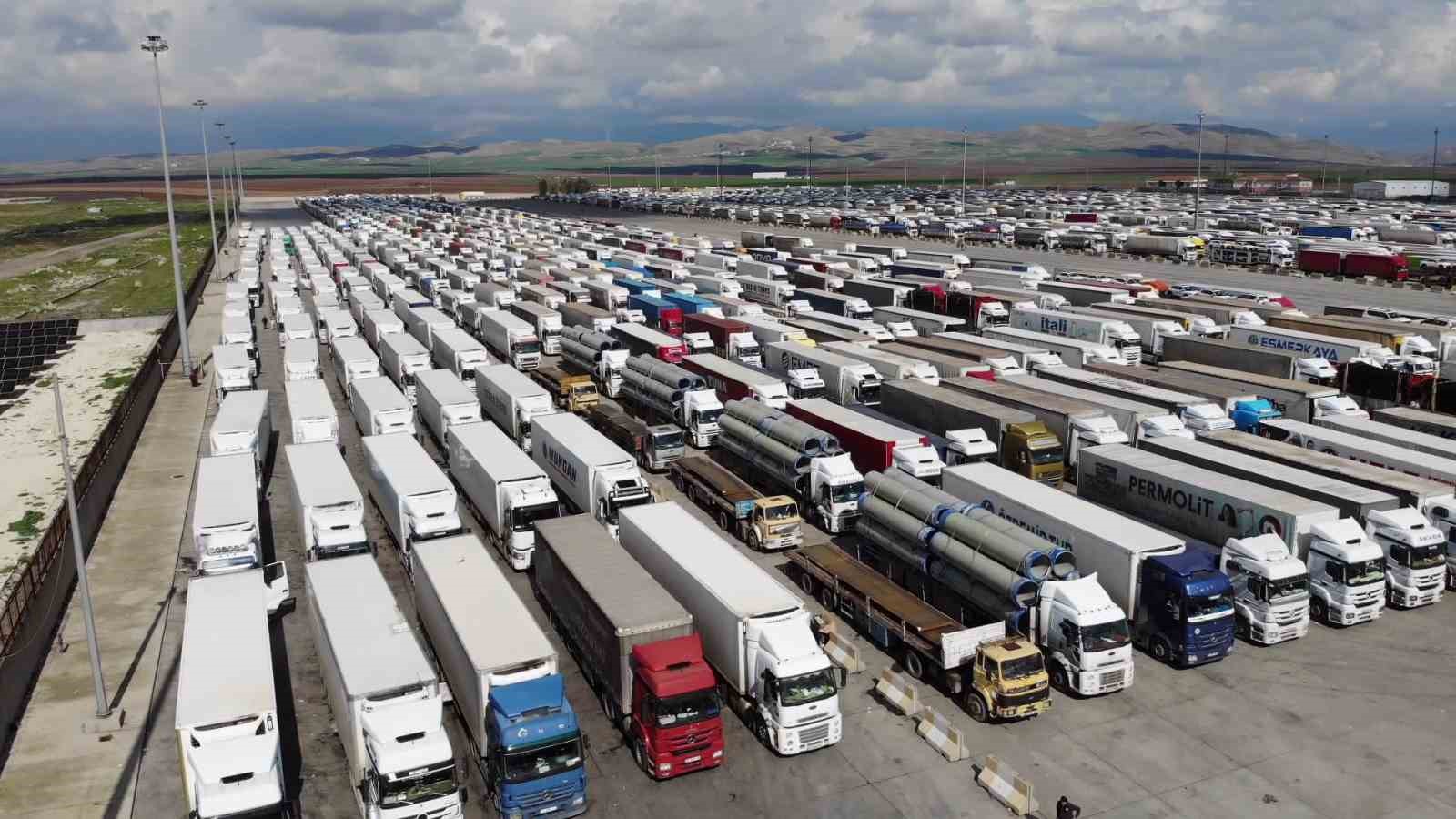 Habur’da kaçakçılığa geçit yok
