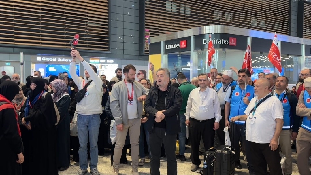 Hac kafilesi İstanbul Havalimanı’ndan kutsal topraklara dualarla uğurlandı
