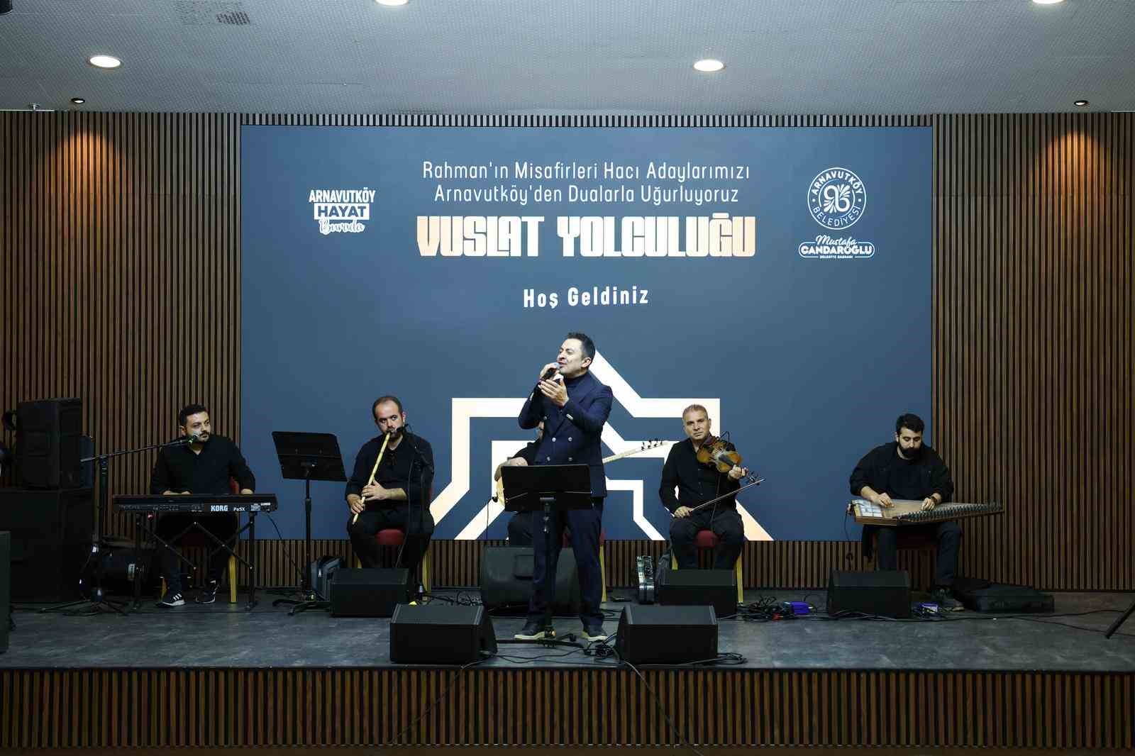 Hacı adayları, Arnavutköy’den dualarla uğurlandı
