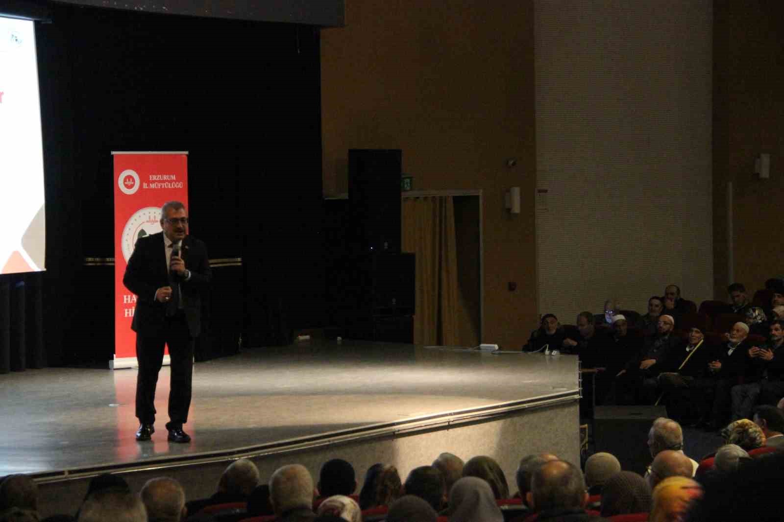 Hacı adaylarına bilgilendirme yapıldı
