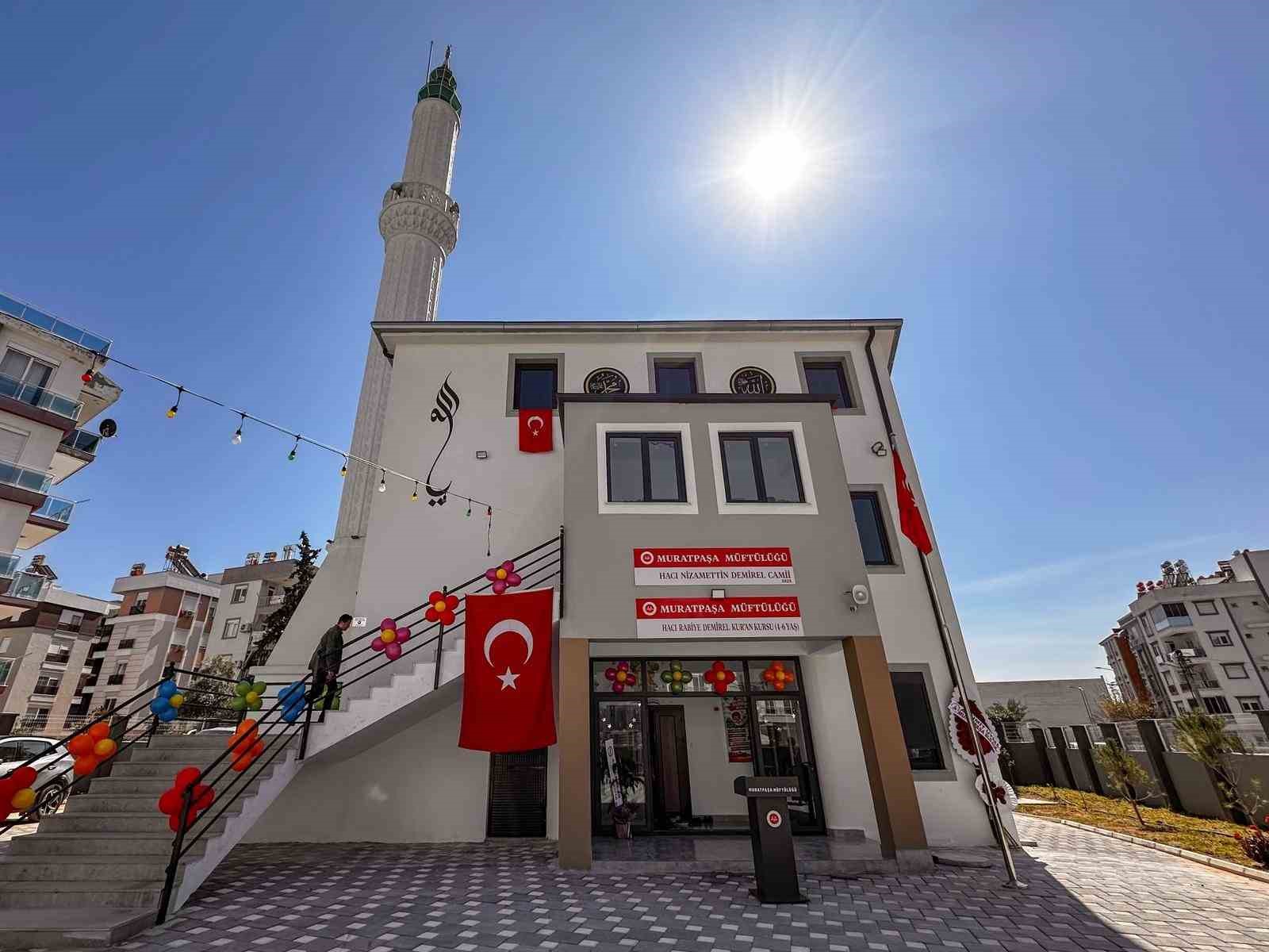Hacı Nizamettin Demirel Camii ve Hacı Rabiye Demirel Kur’an Kursu hizmete açıldı
