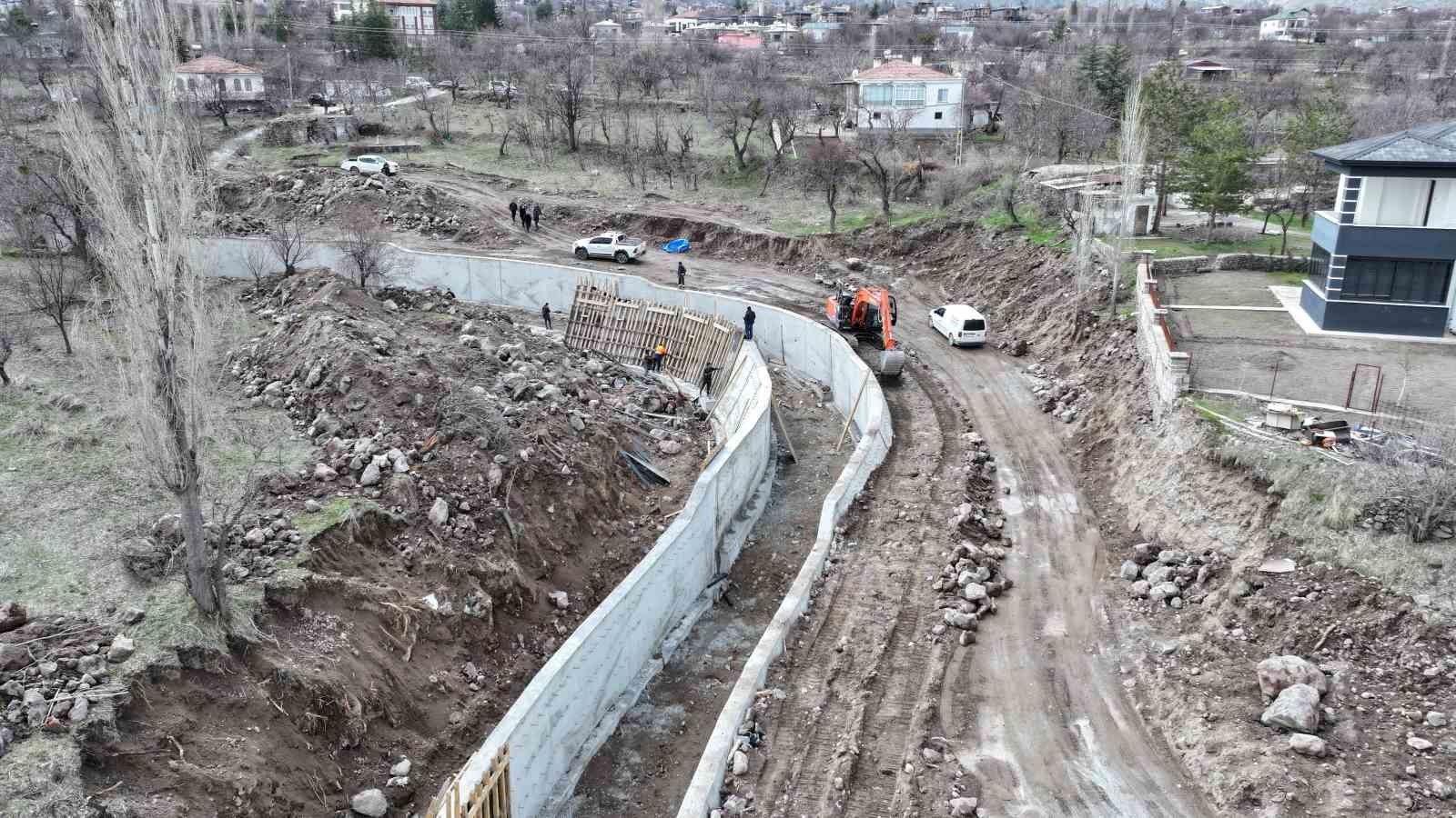 Hacılar Büyük Su Projesi, bağ sezonu başlamadan tamamlanacak

