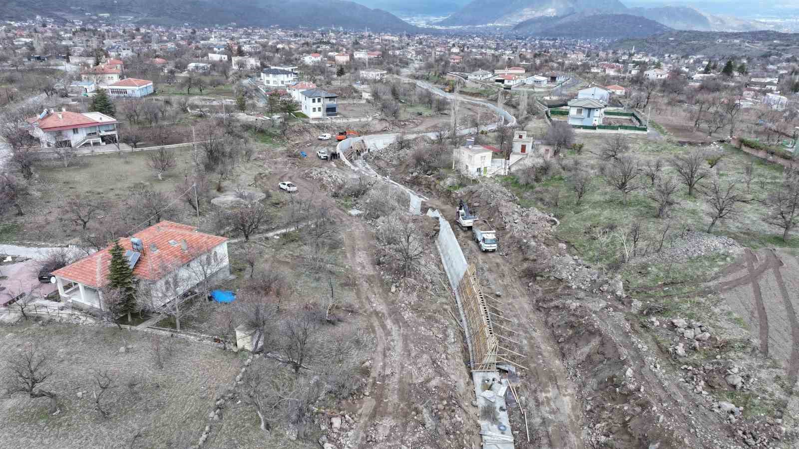 Hacılar Büyük Su Projesi, bağ sezonu başlamadan tamamlanacak
