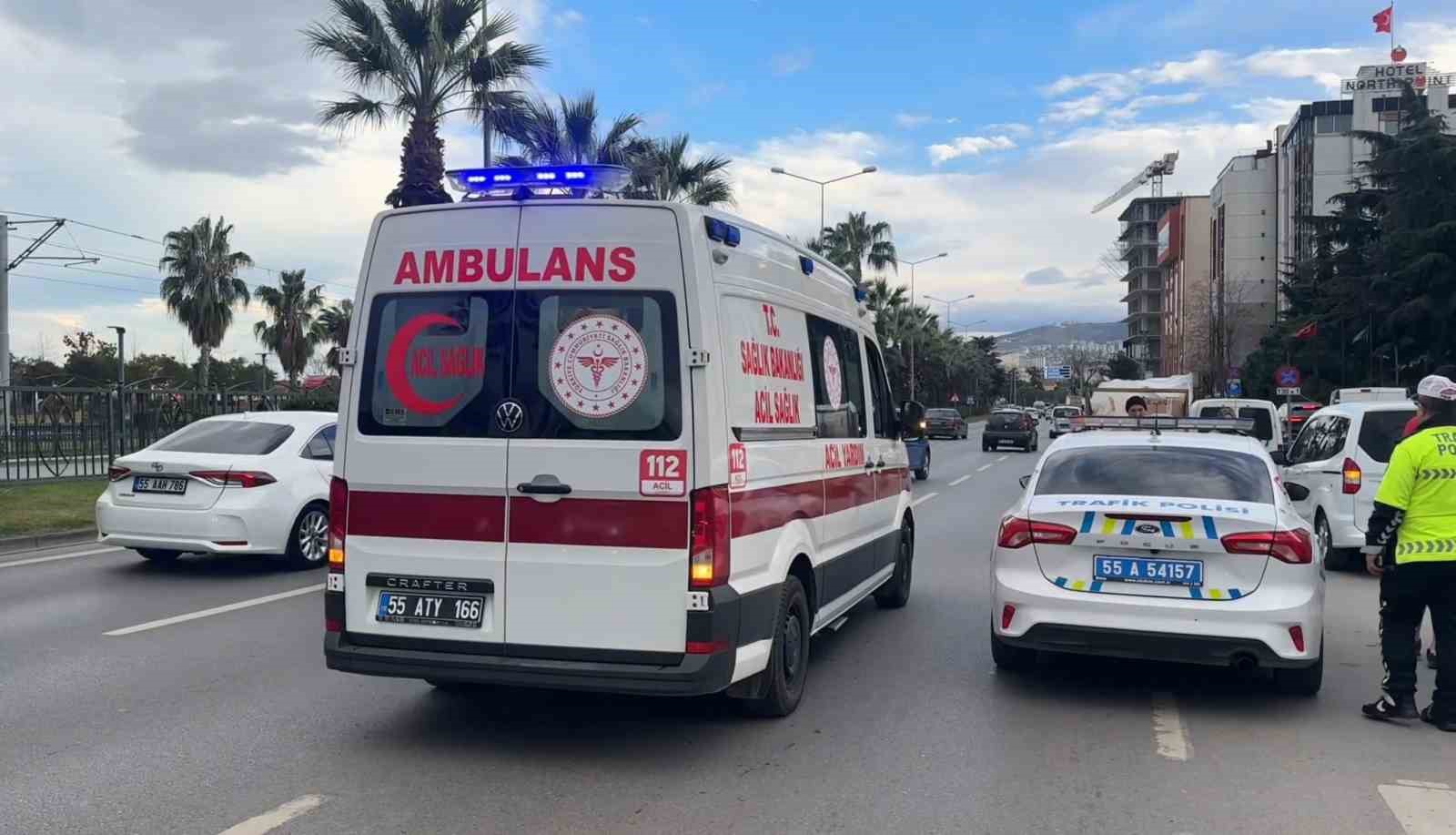 Hafif ticari araç ile çarpışan motosikletin sürücüsü yaralandı
