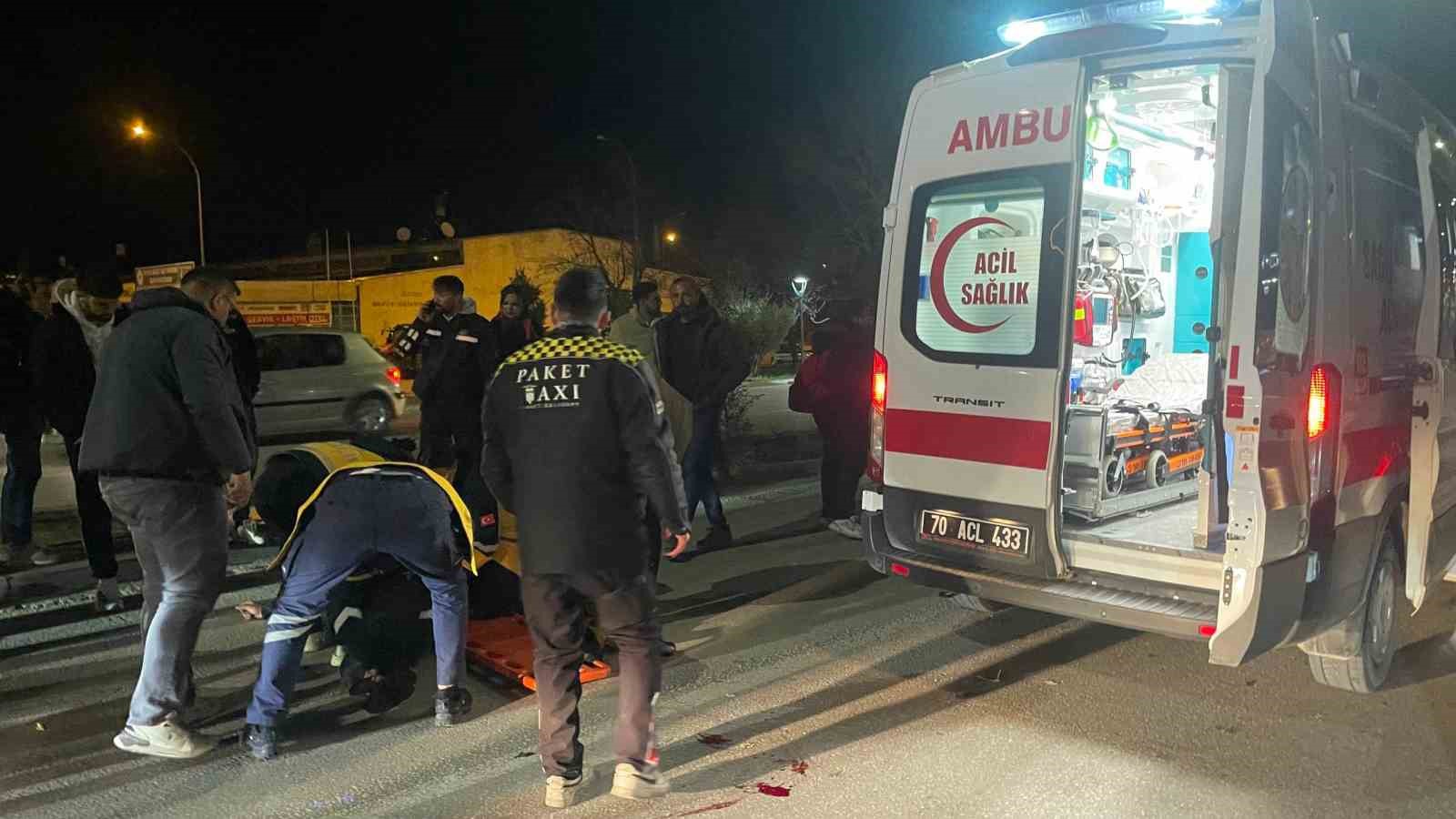 Hafif ticari araç üniversite öğrencisine çarptı: 3 yaralı
