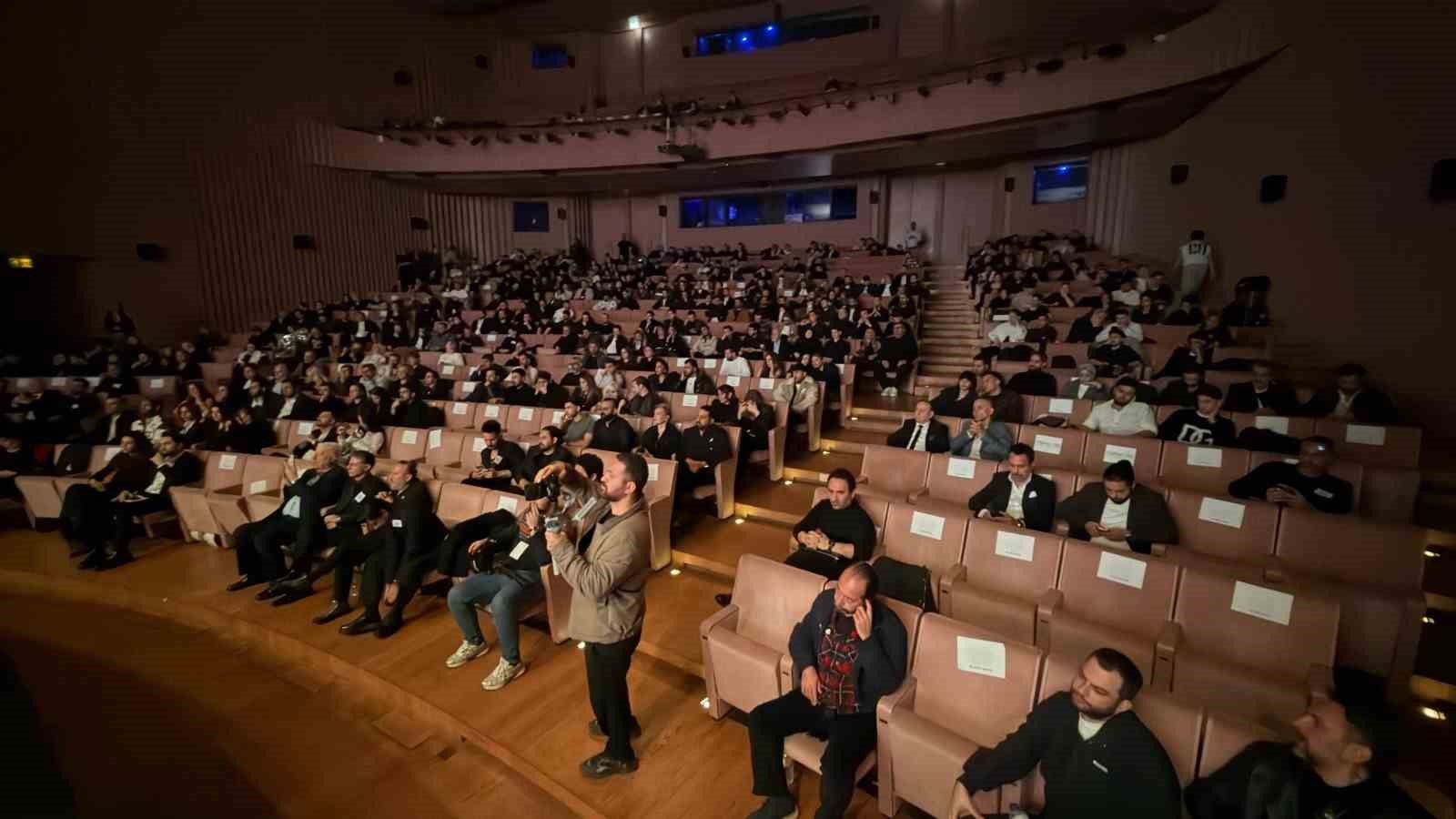 Hair Fashion İstanbul saç tasarım dünyasını bir araya getirdi

